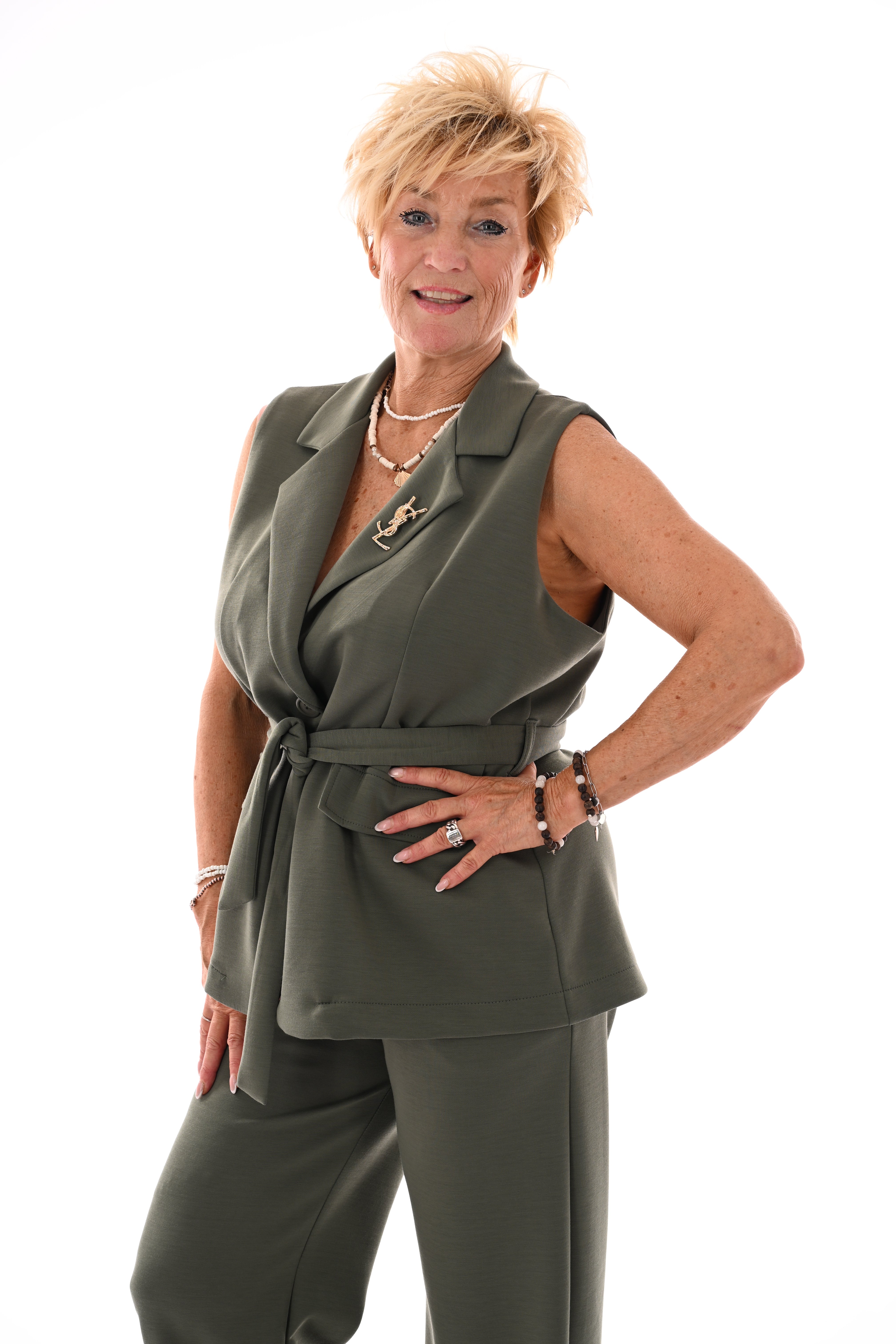Tweedelig set gilet met ceintuur legergroen
