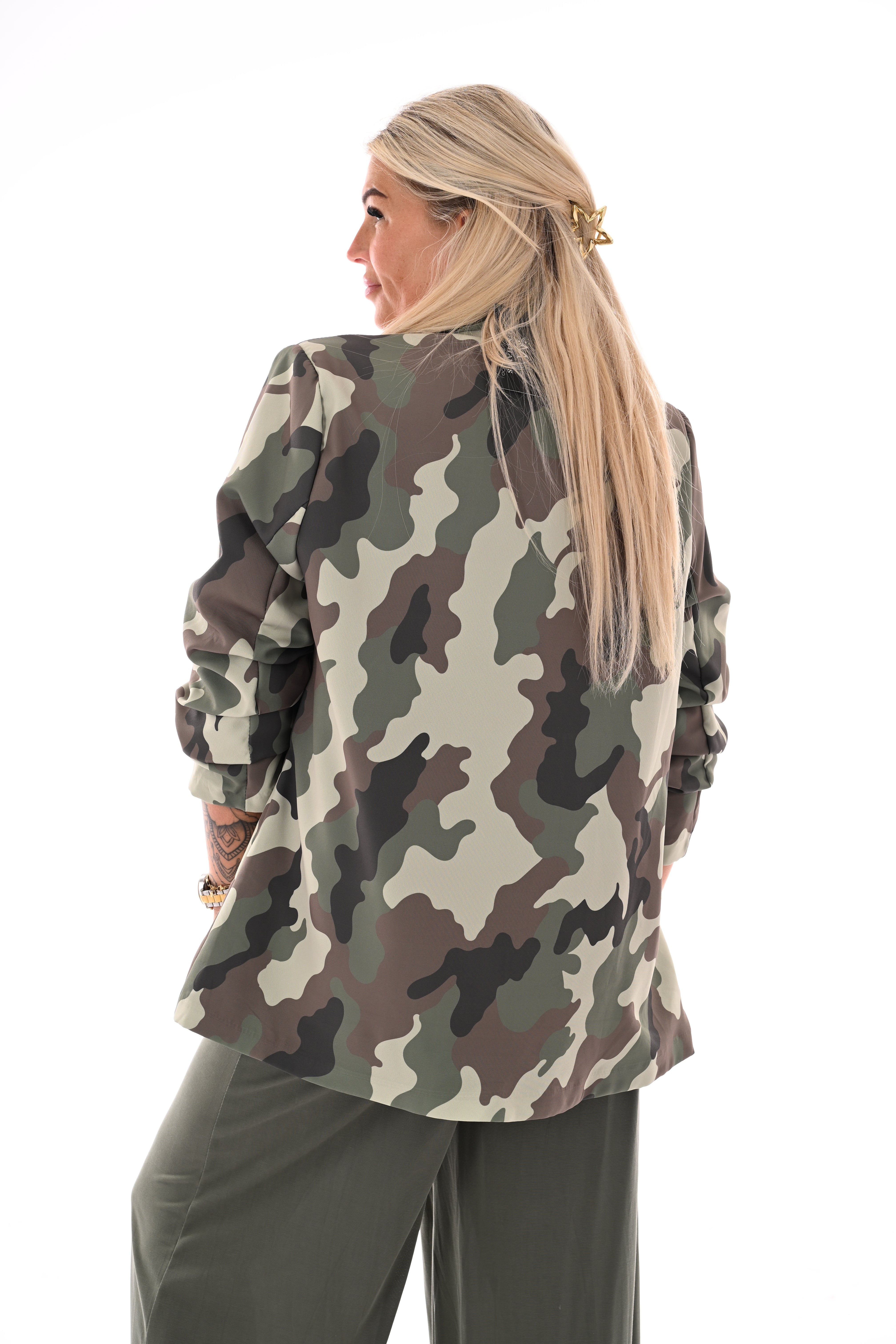 Blazer ophaalmouwen camouflage legergroen