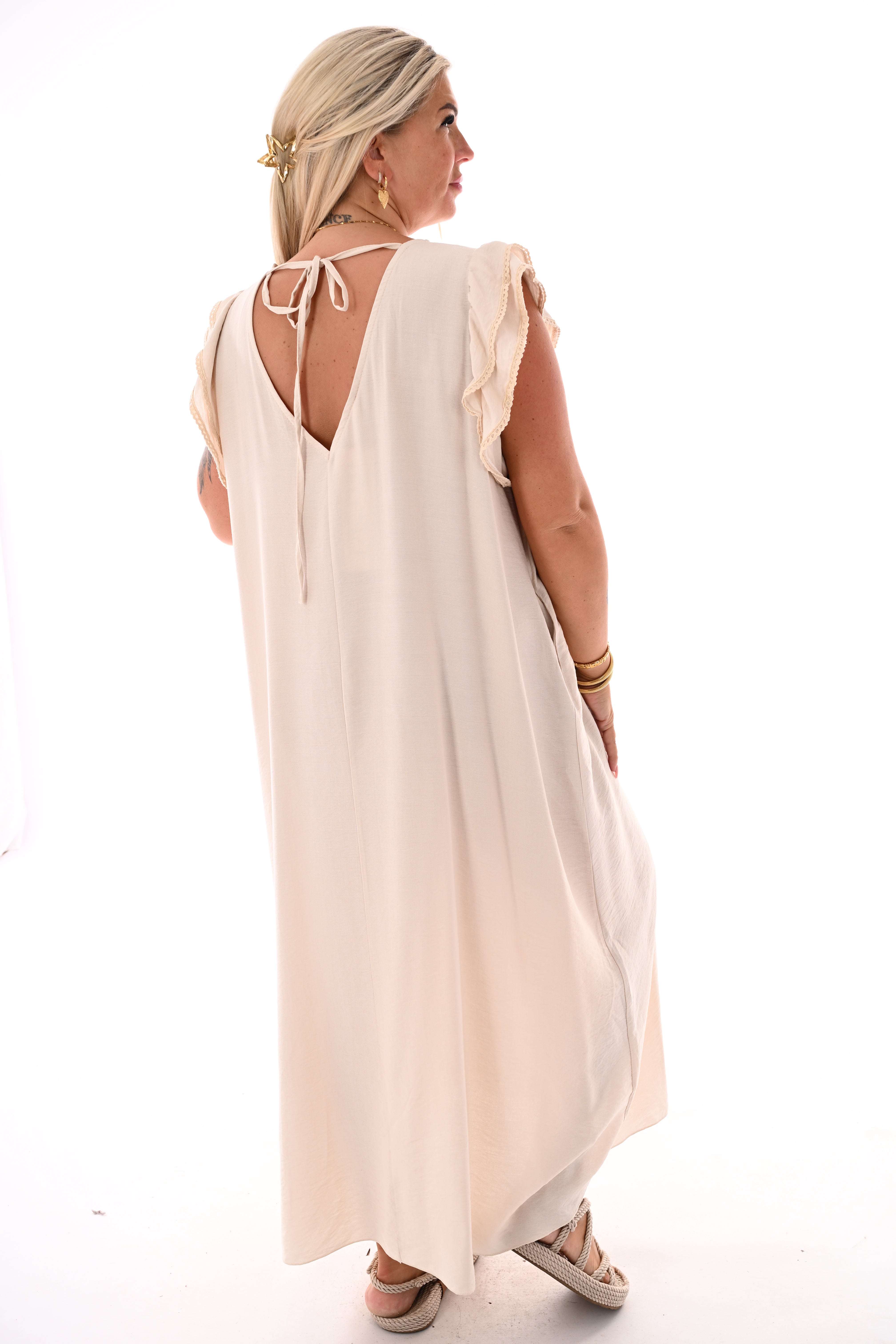 Jurk palmboom en roezelmouwen beige