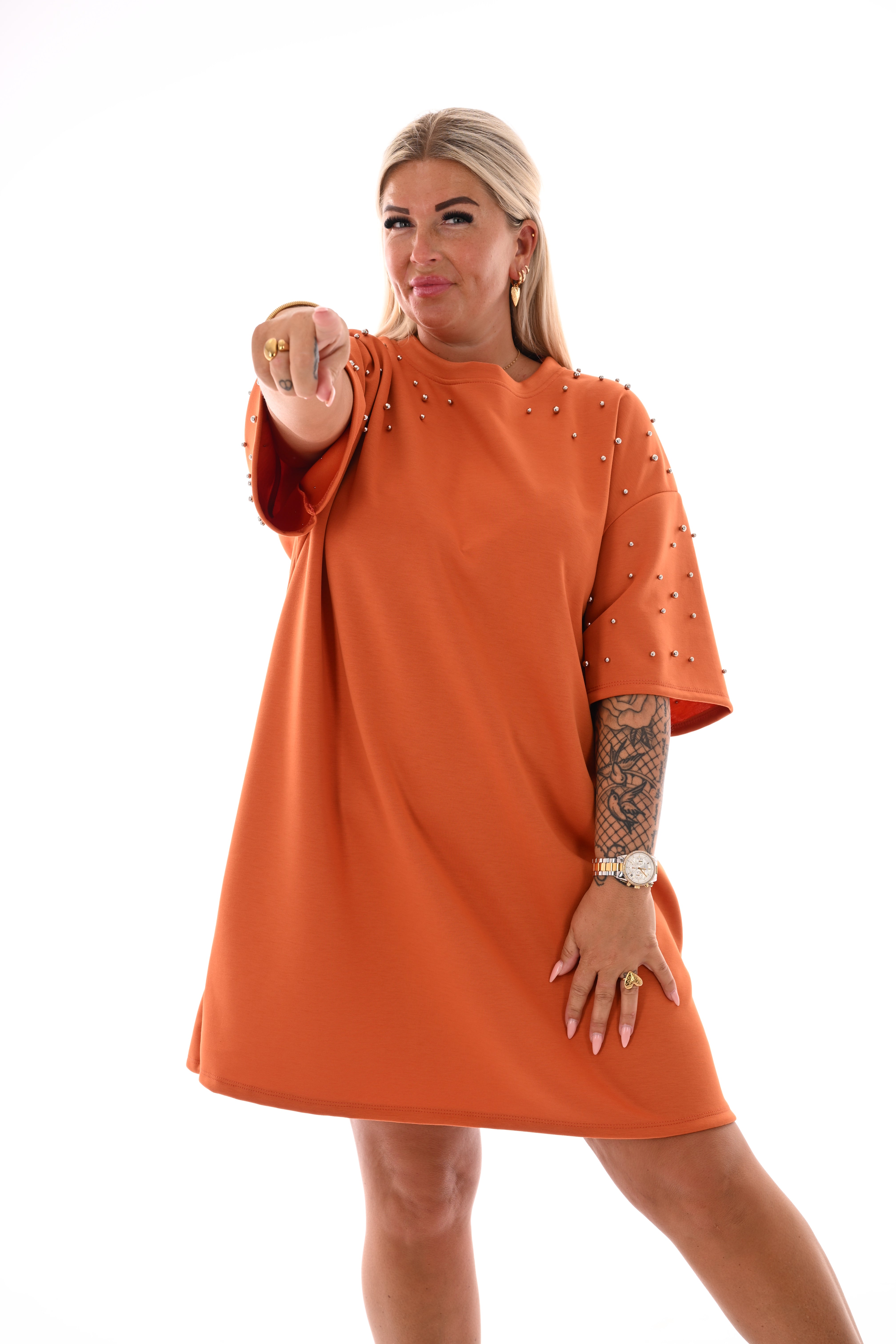 Sweaterdress studs donkeroranje