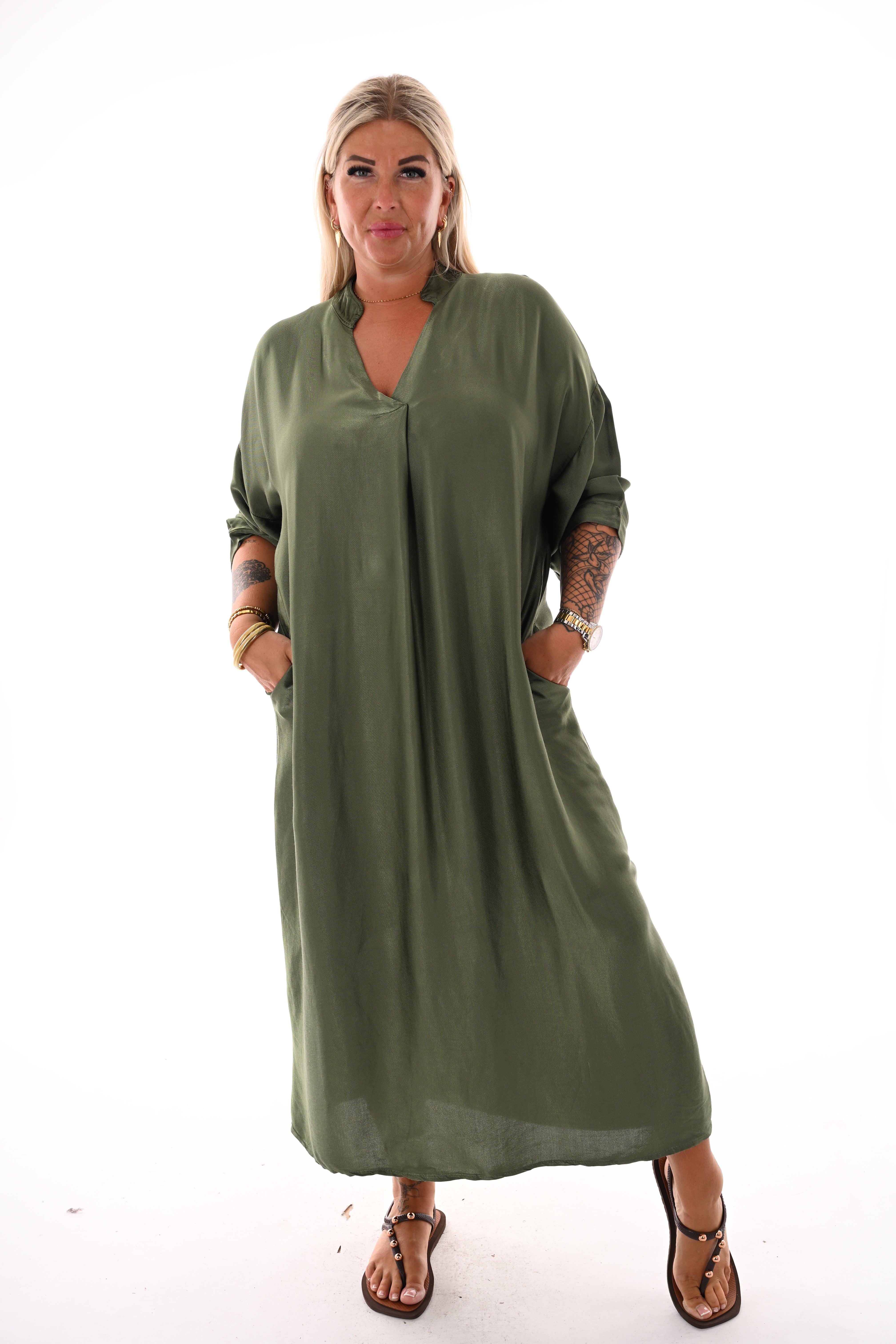 Silky jurk met v-hals legergroen