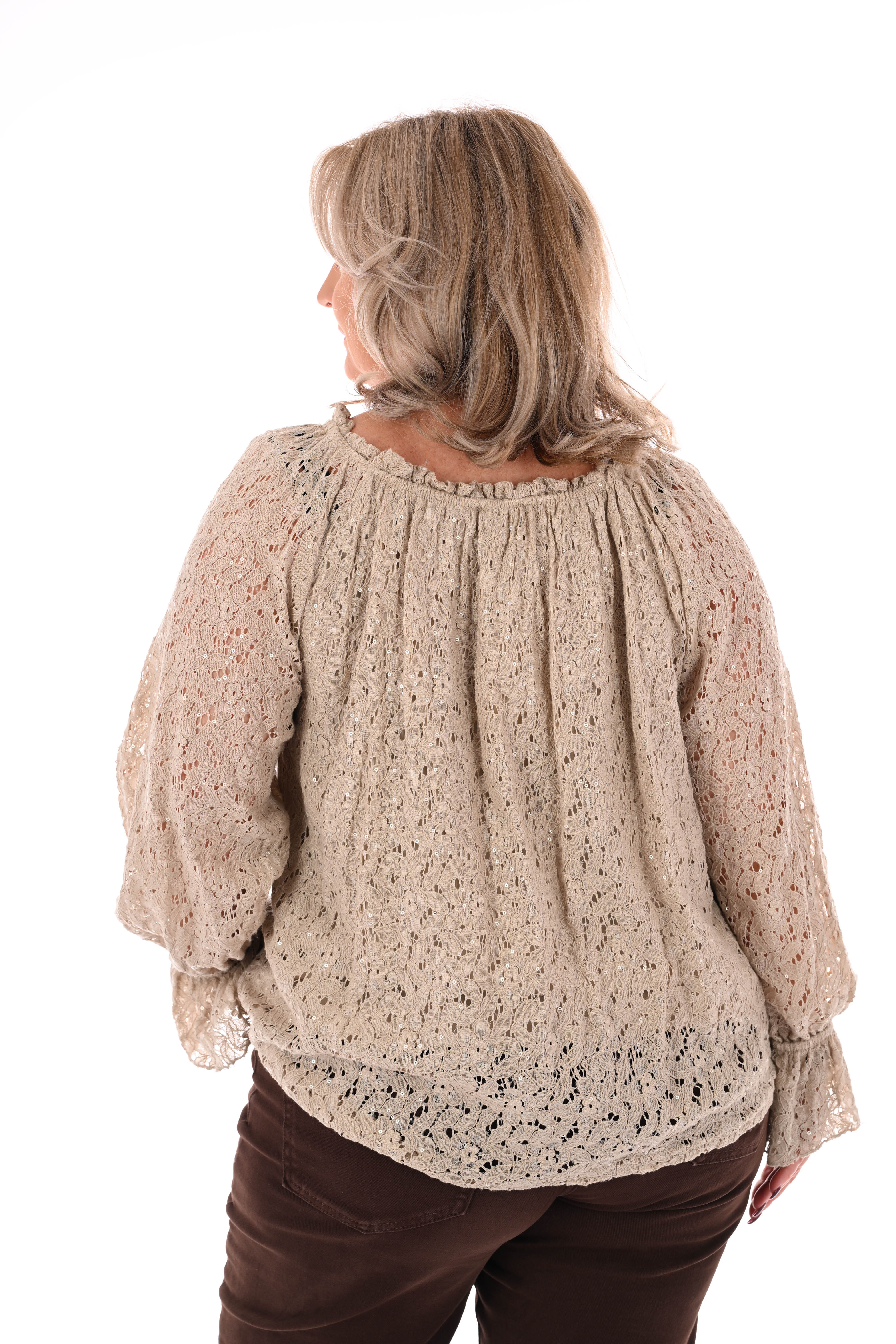 Top kant met pailletten trompetmouwen beige