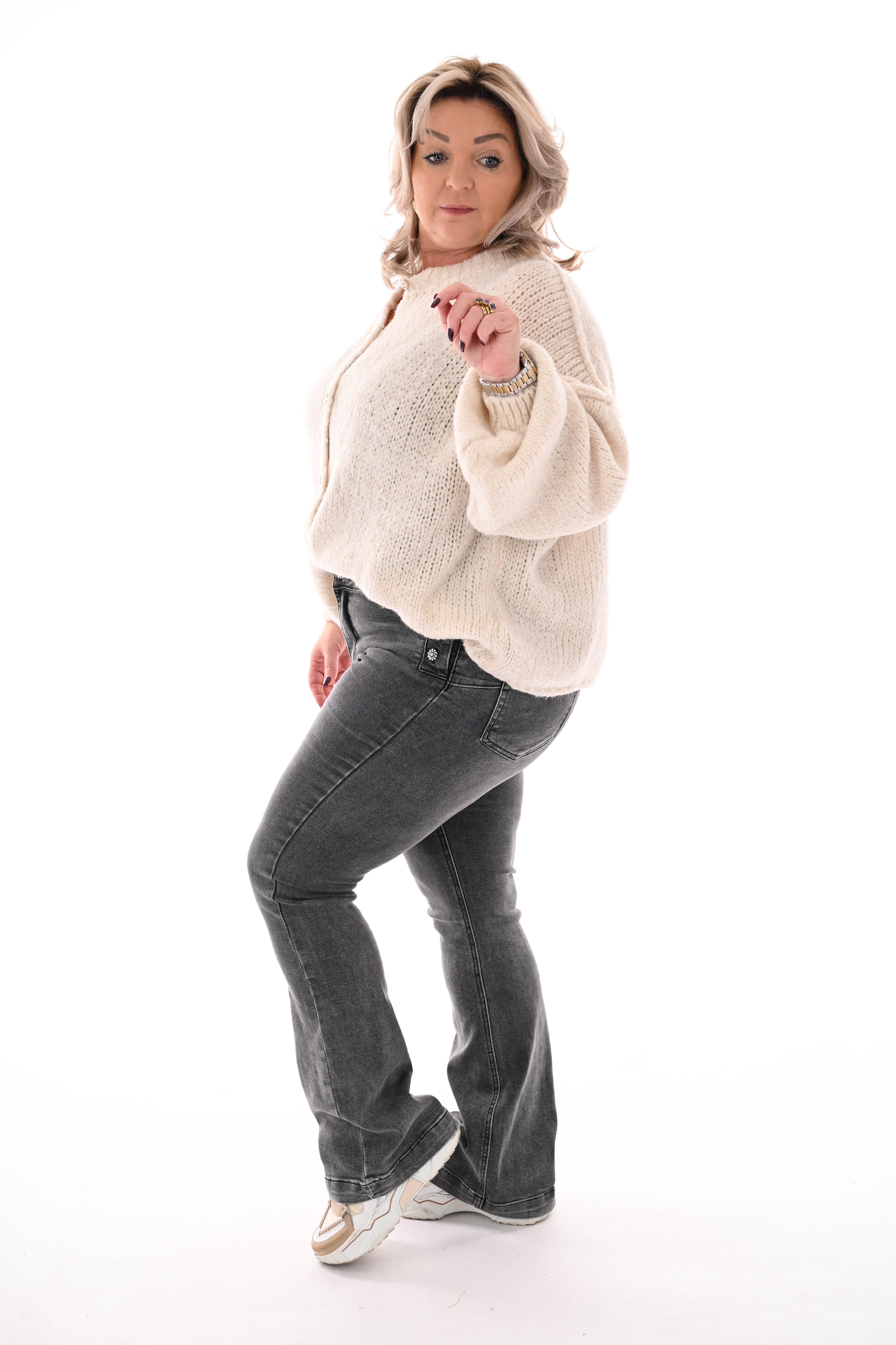 Grof gebreid vest met knopen roomwit