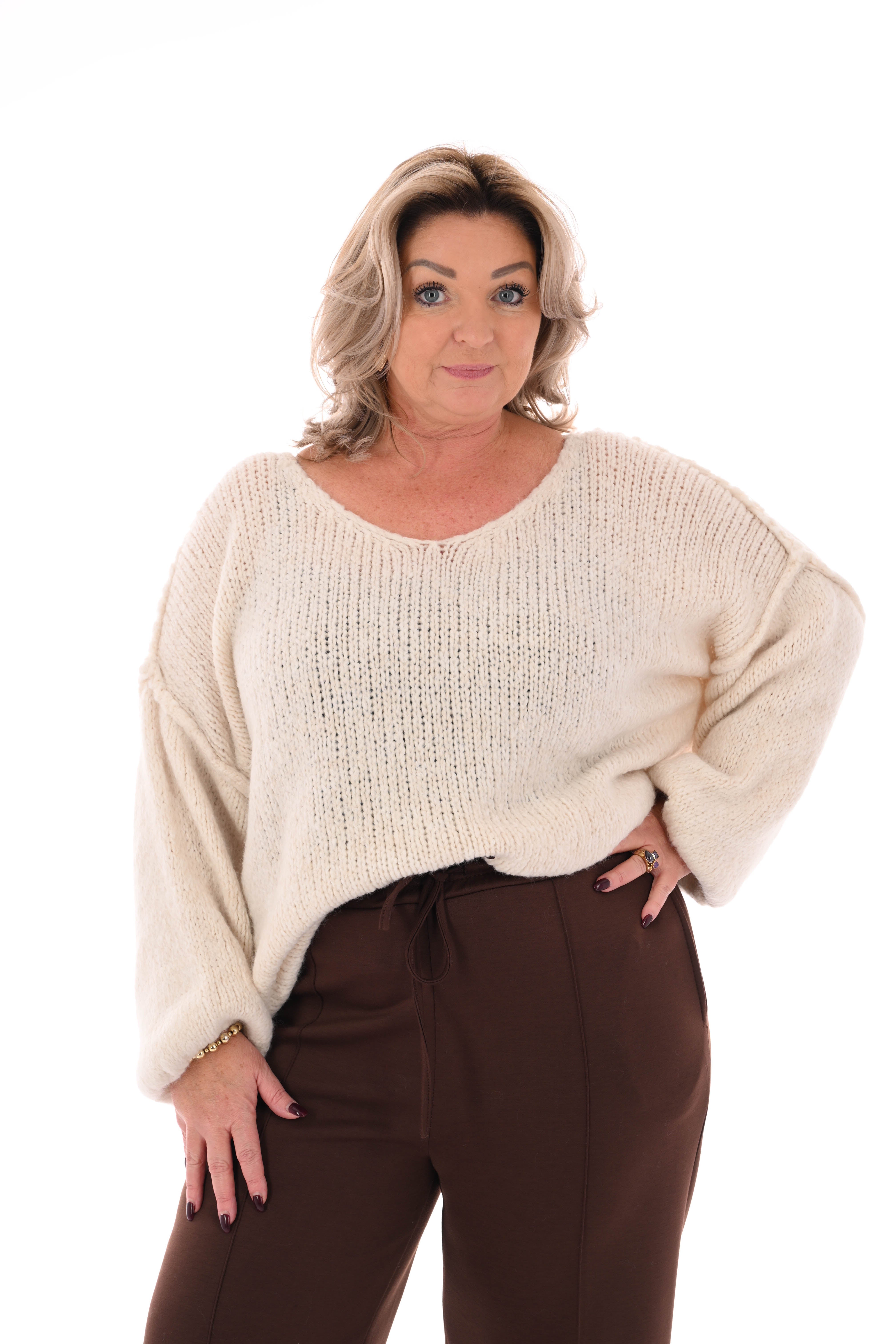 Grof gebreide trui v-hals roomwit