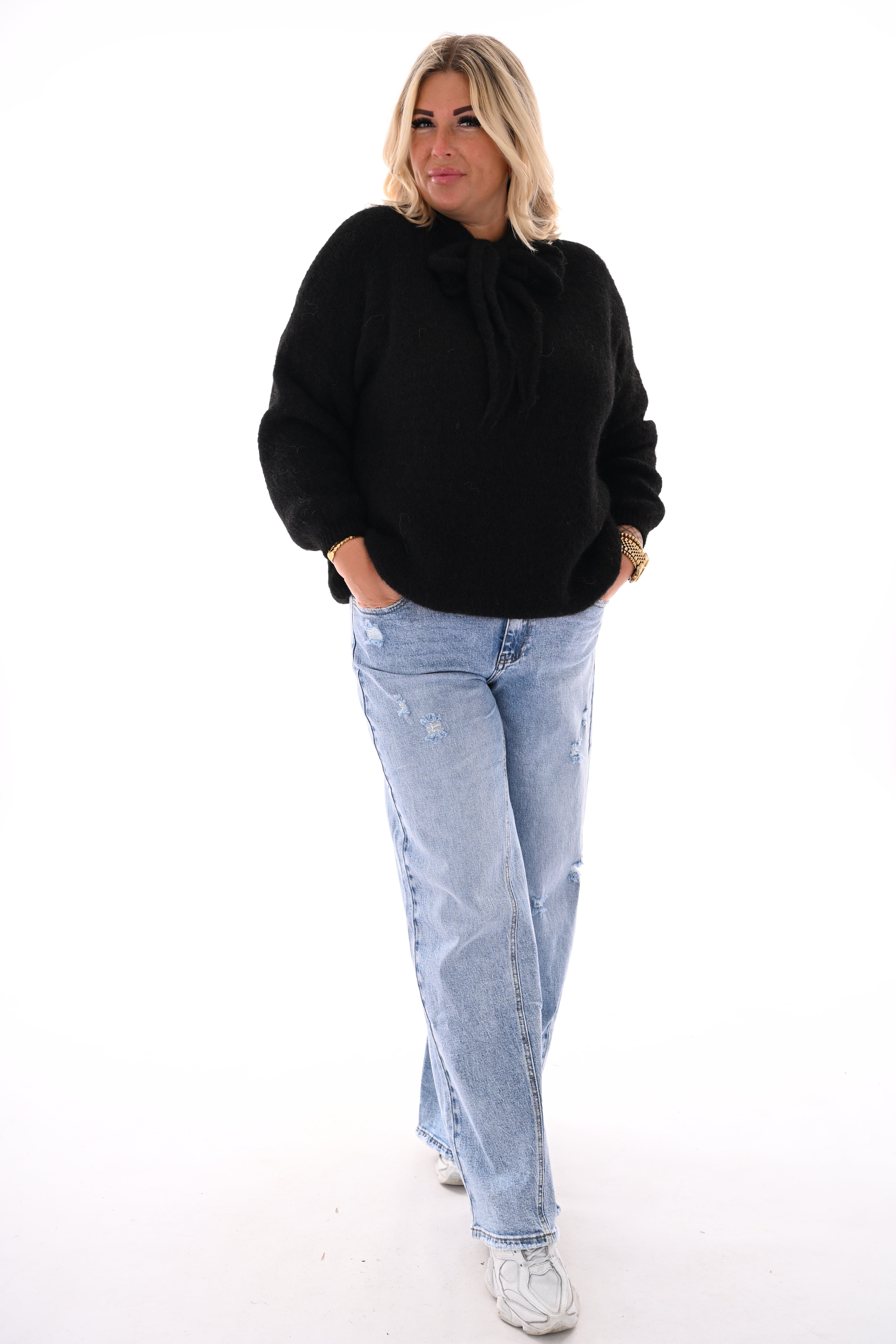 Fijn gebreide vleermuis trui strik uni zwart