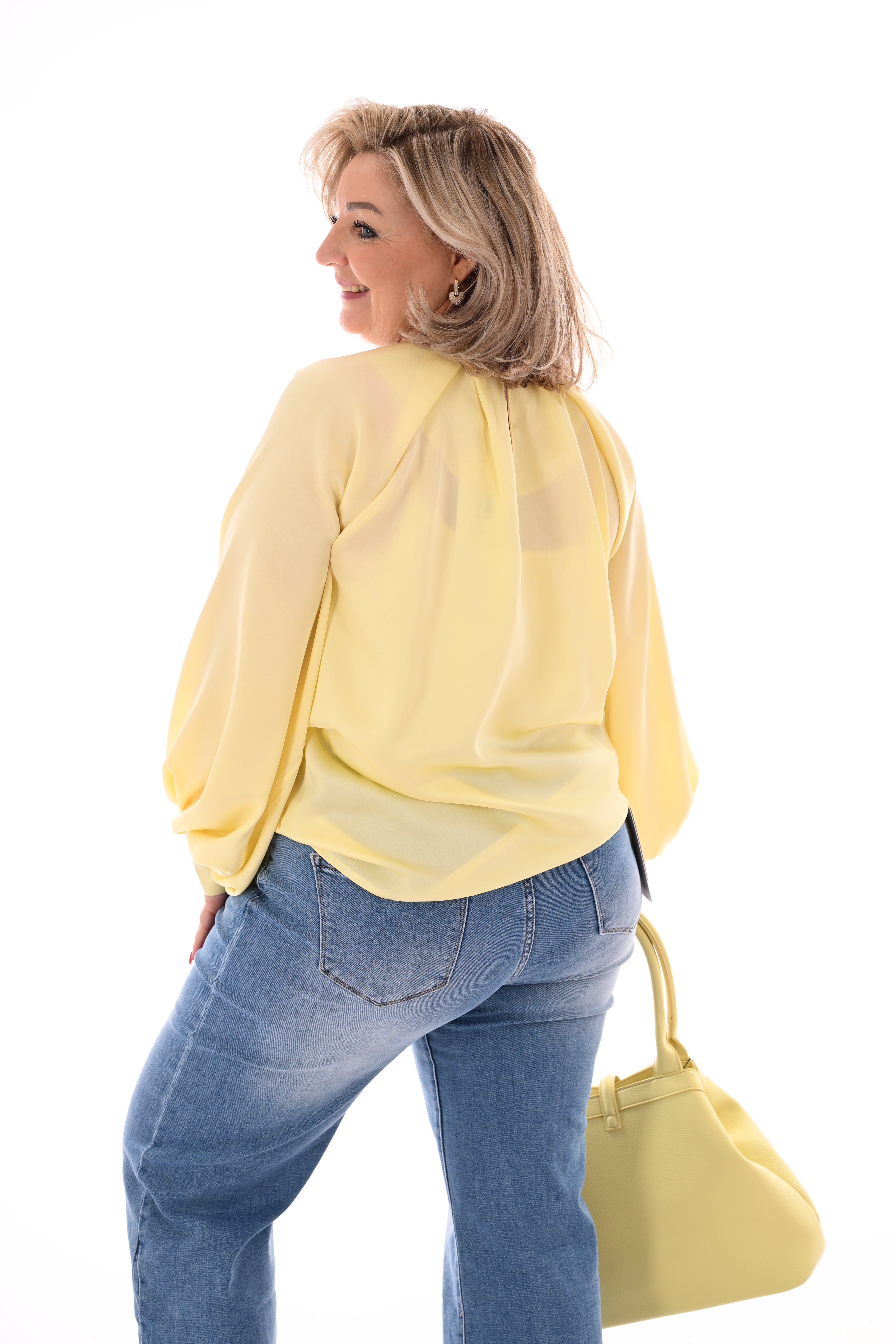Silky blouse met pofmouwen lichtgeel