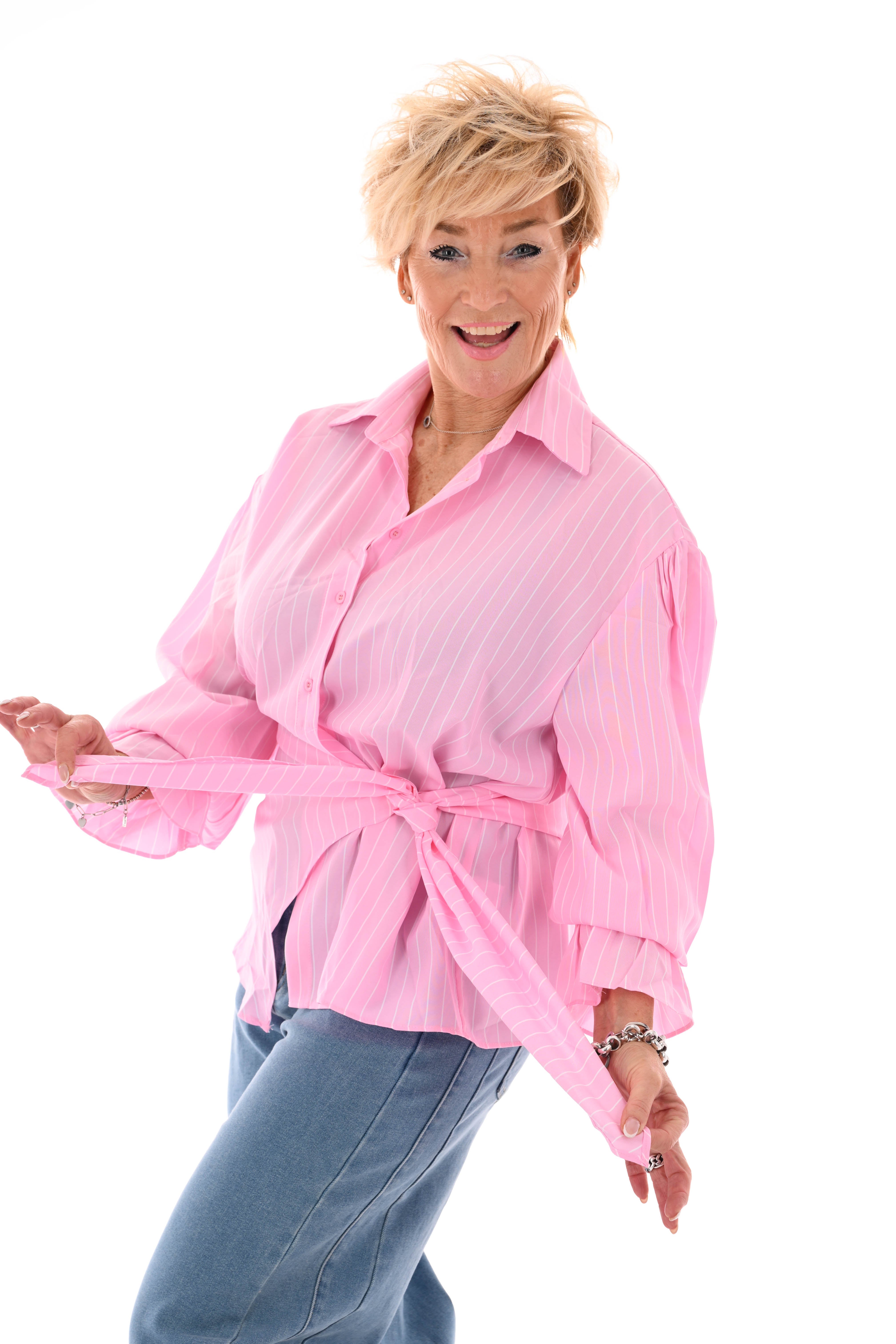 Blouse met fijne streepjes en ceintuur lichtroze