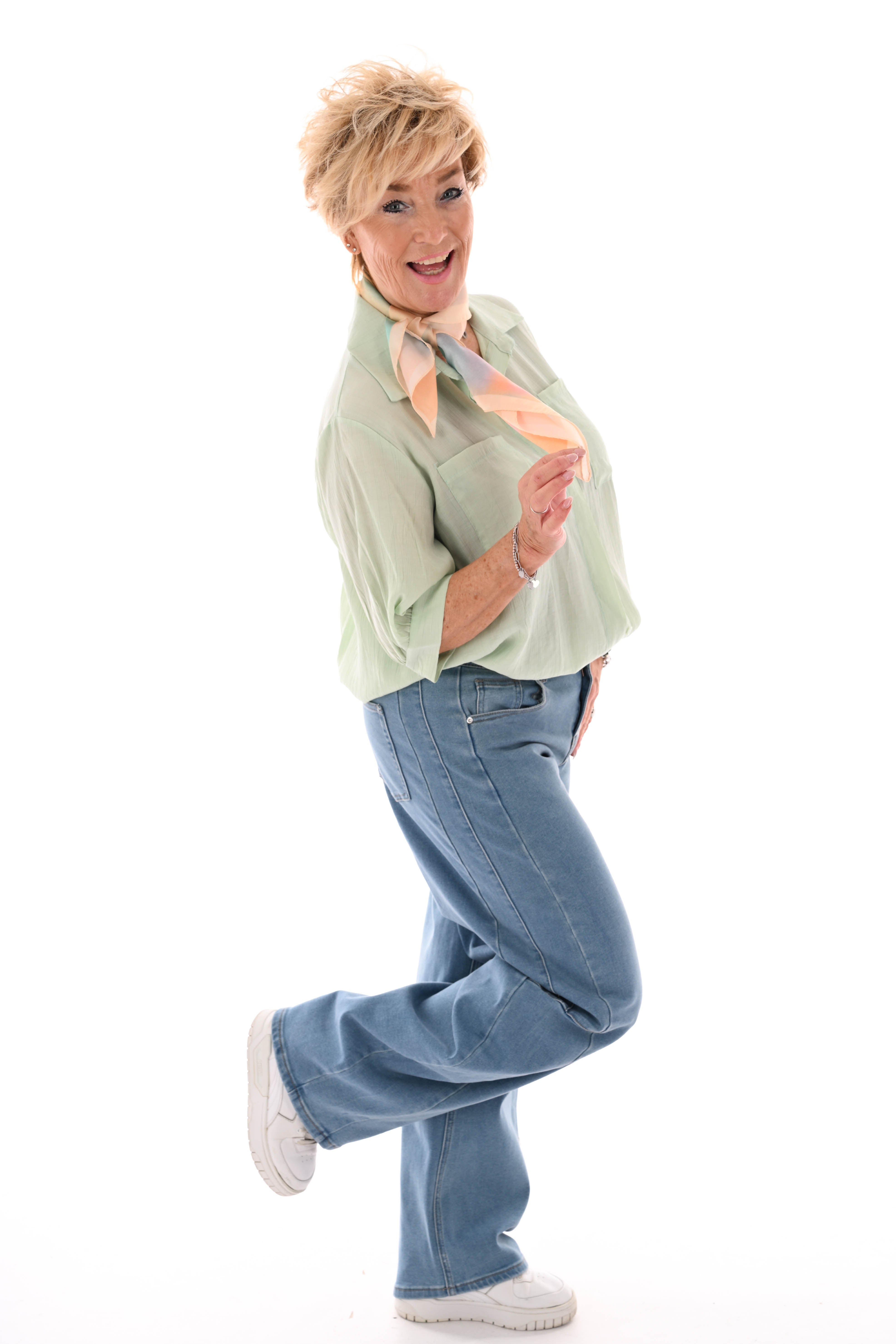 Doorknoop blouse met borstzakken uni lichtgroen