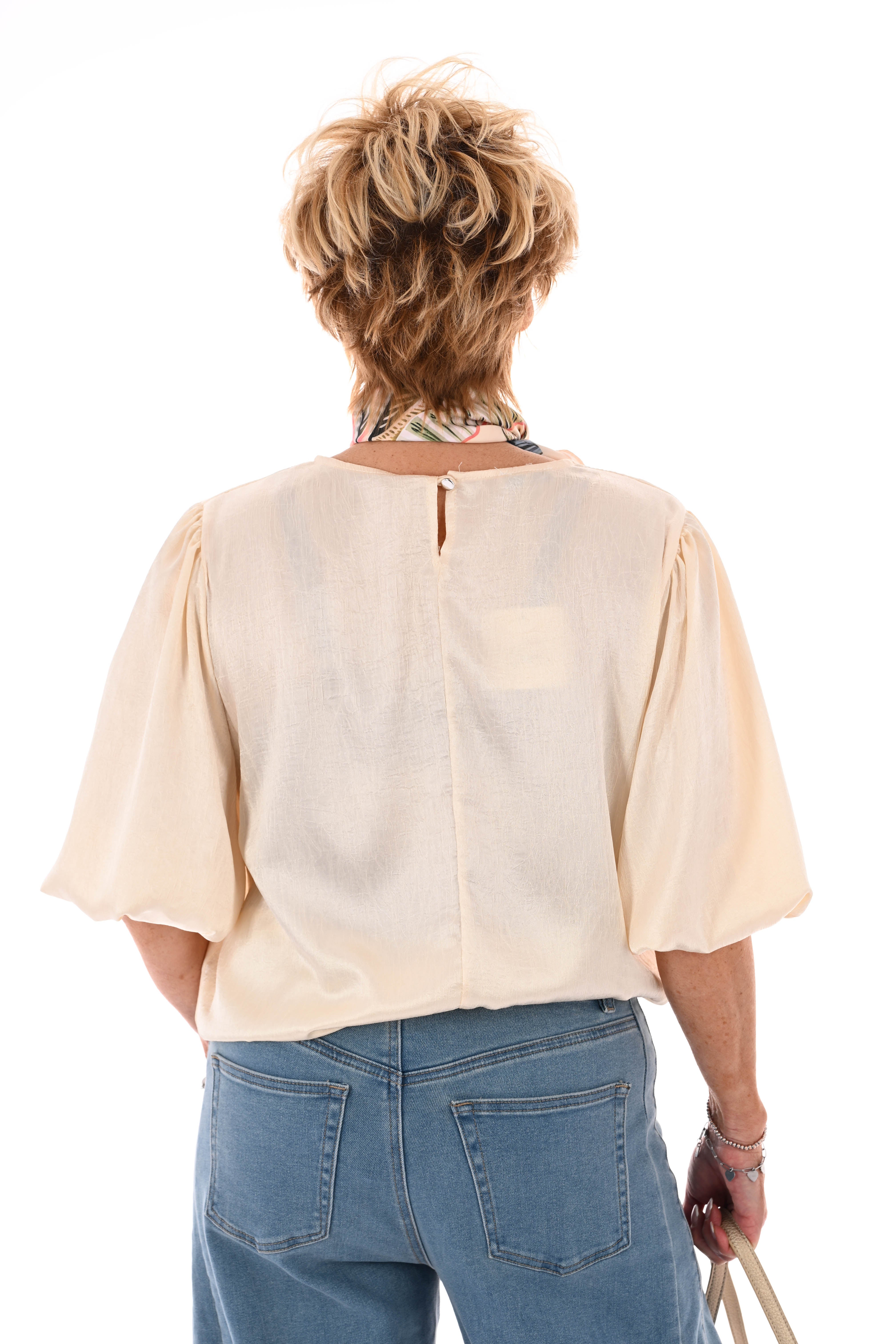 Silky top korte pofmouwen creme