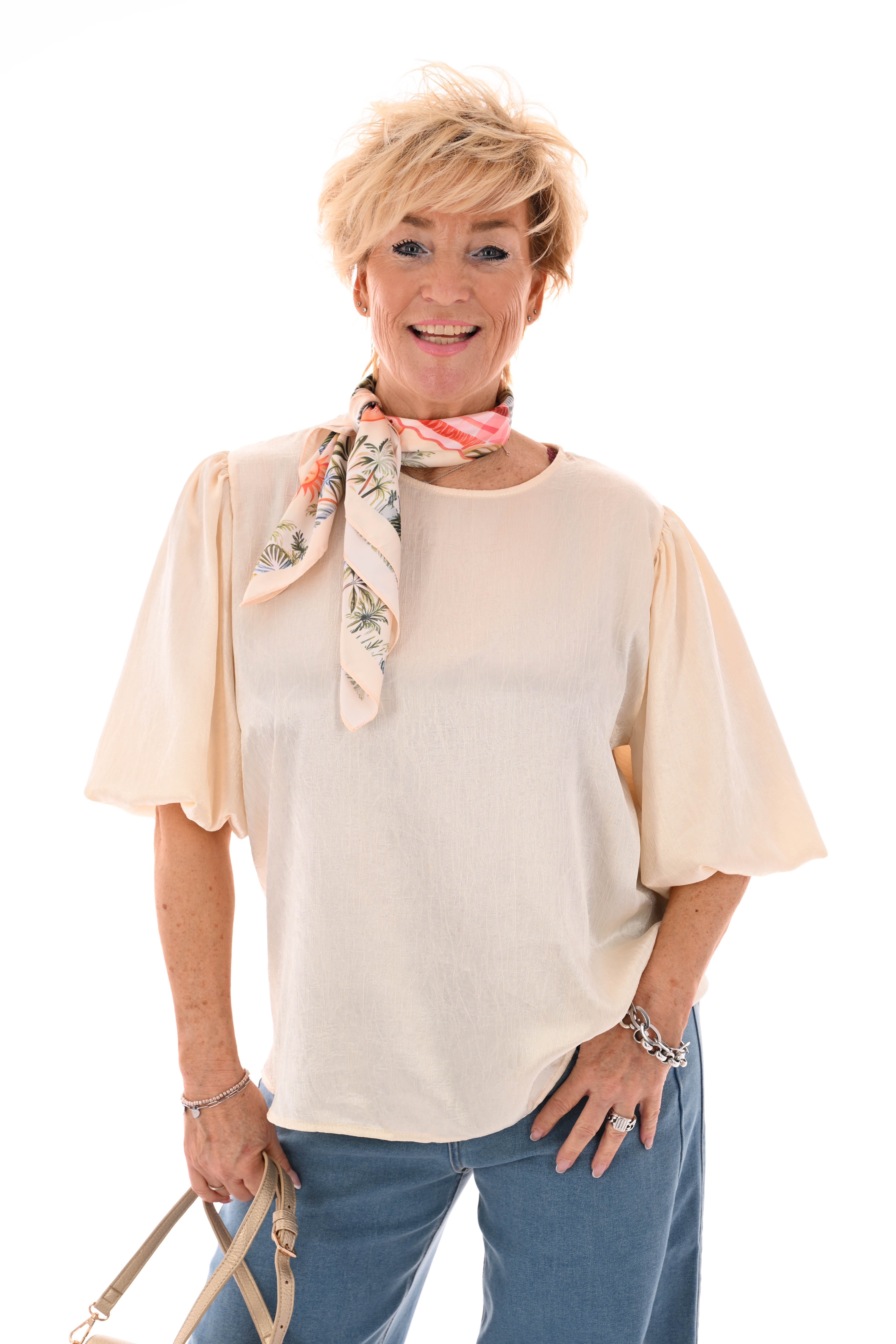 Silky top korte pofmouwen creme