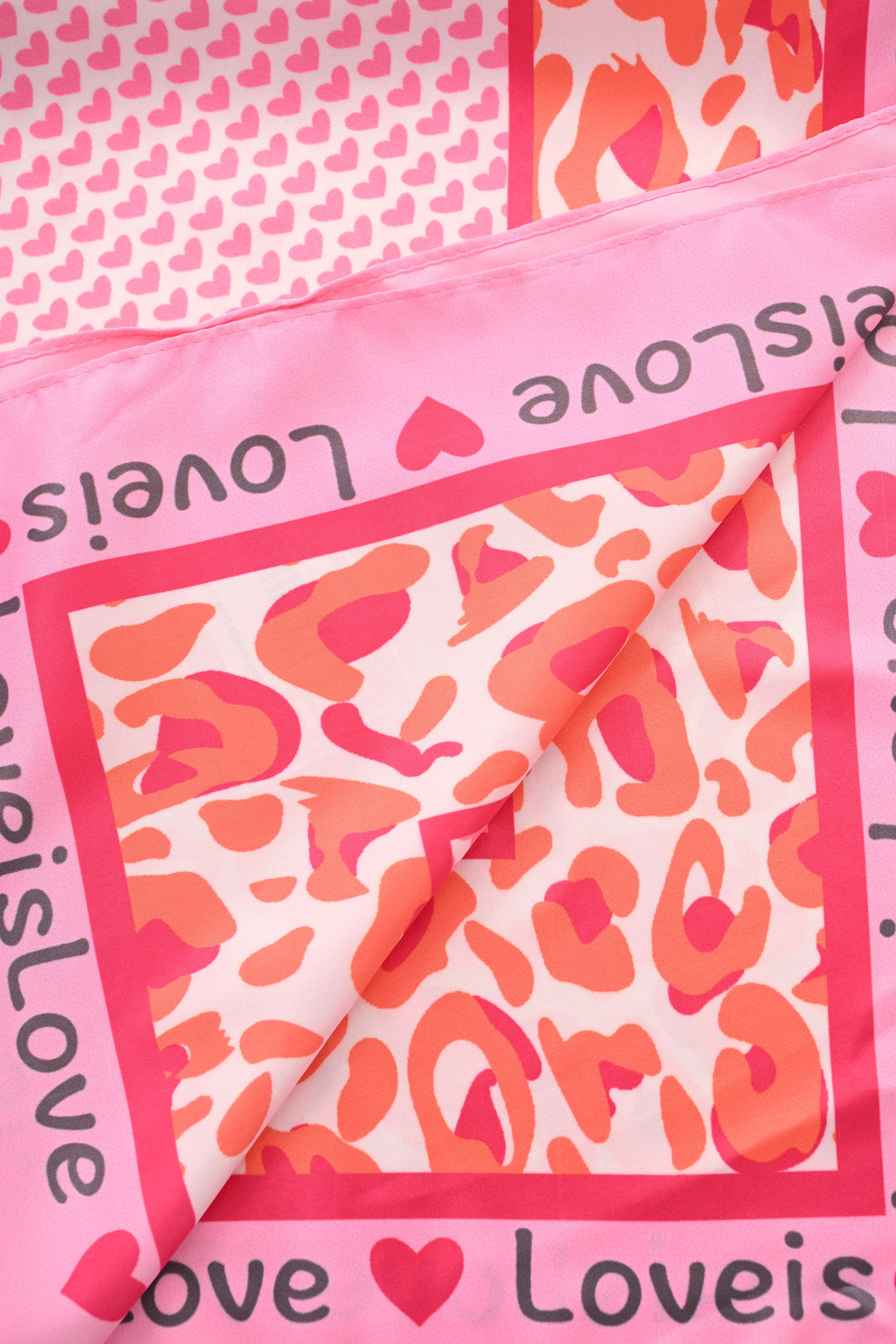 Kort sjaaltje Love is roze
