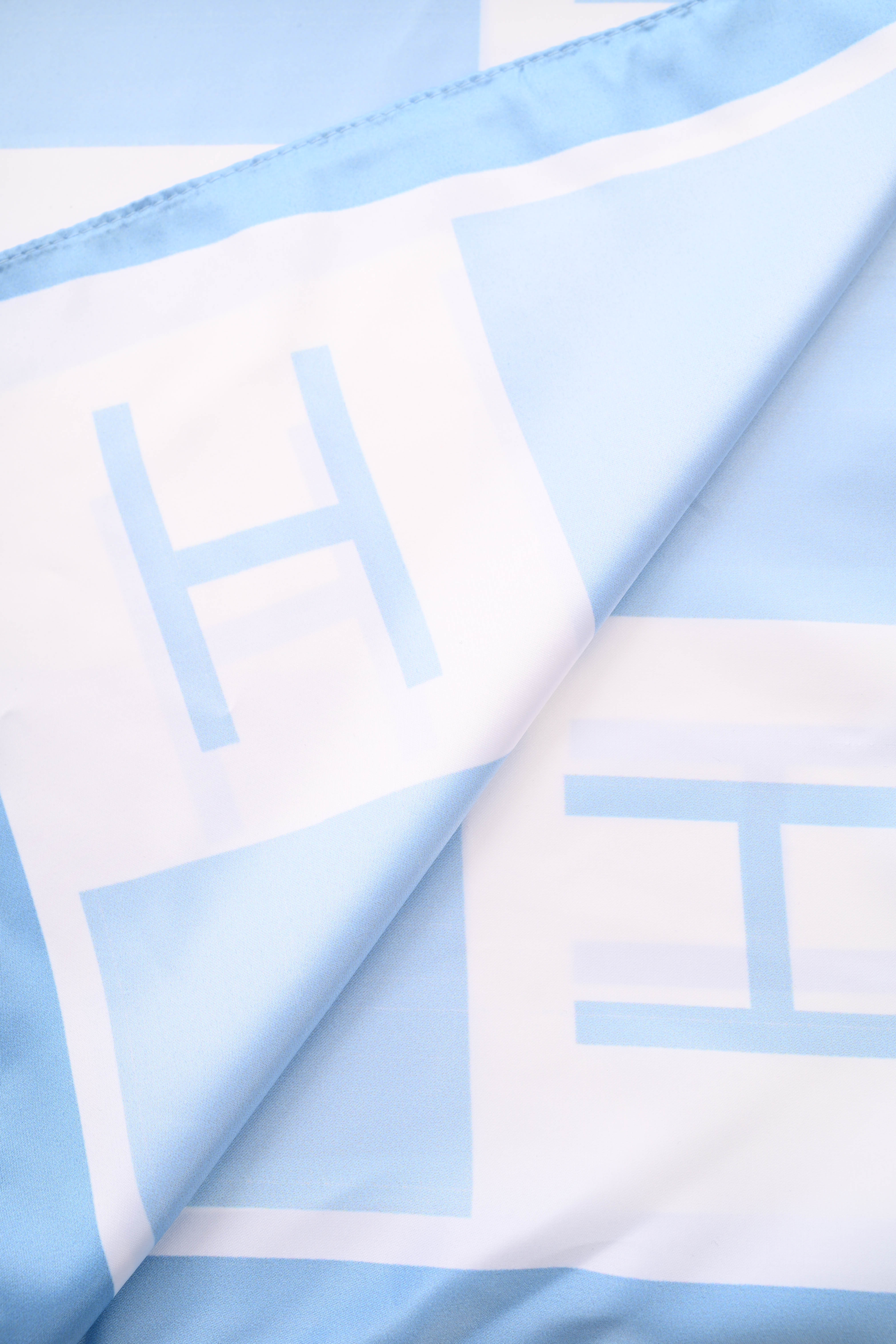 Kort sjaaltje squares lichtblauw