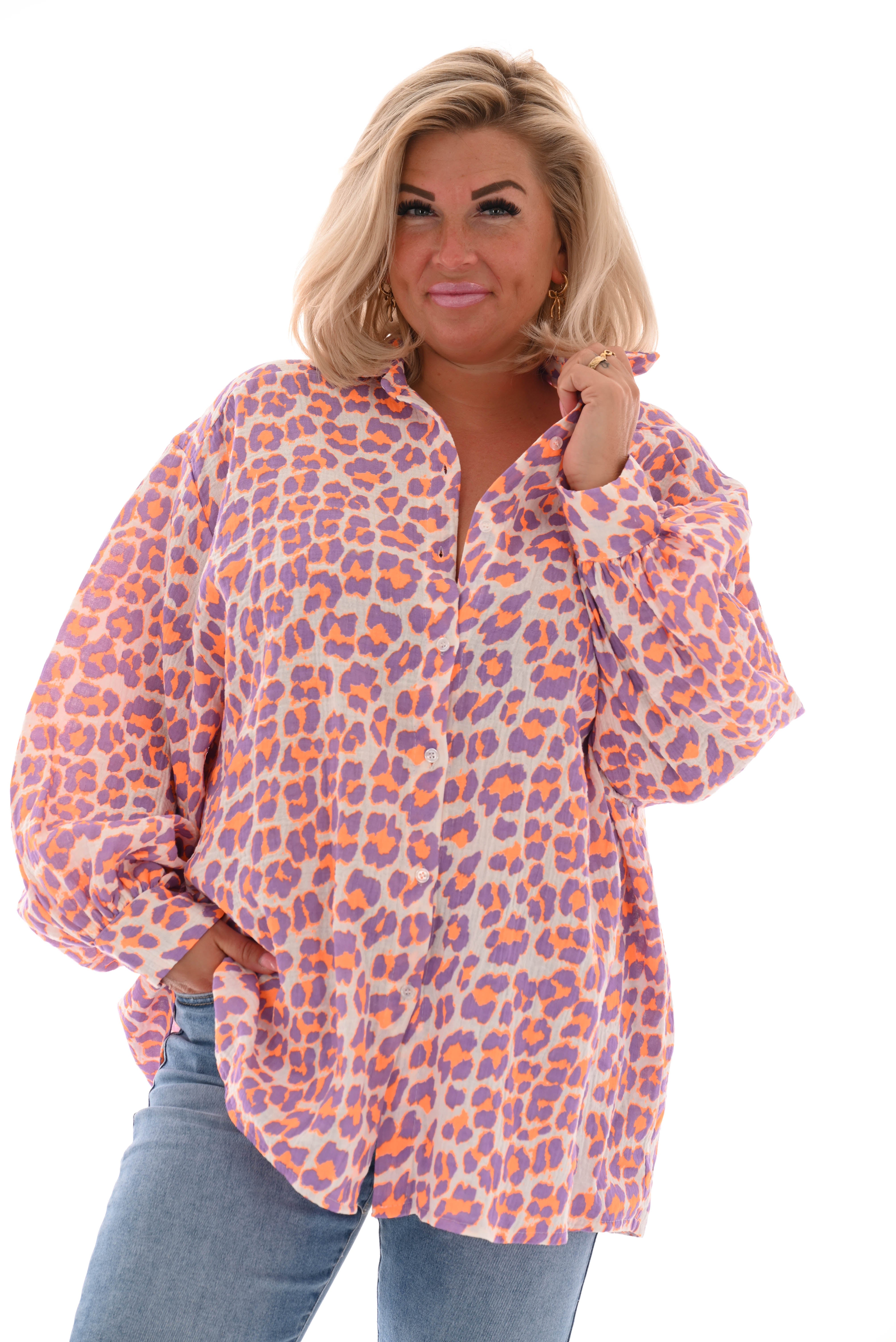 Lange doorknoop blouse panter pofmouwen wit/lila