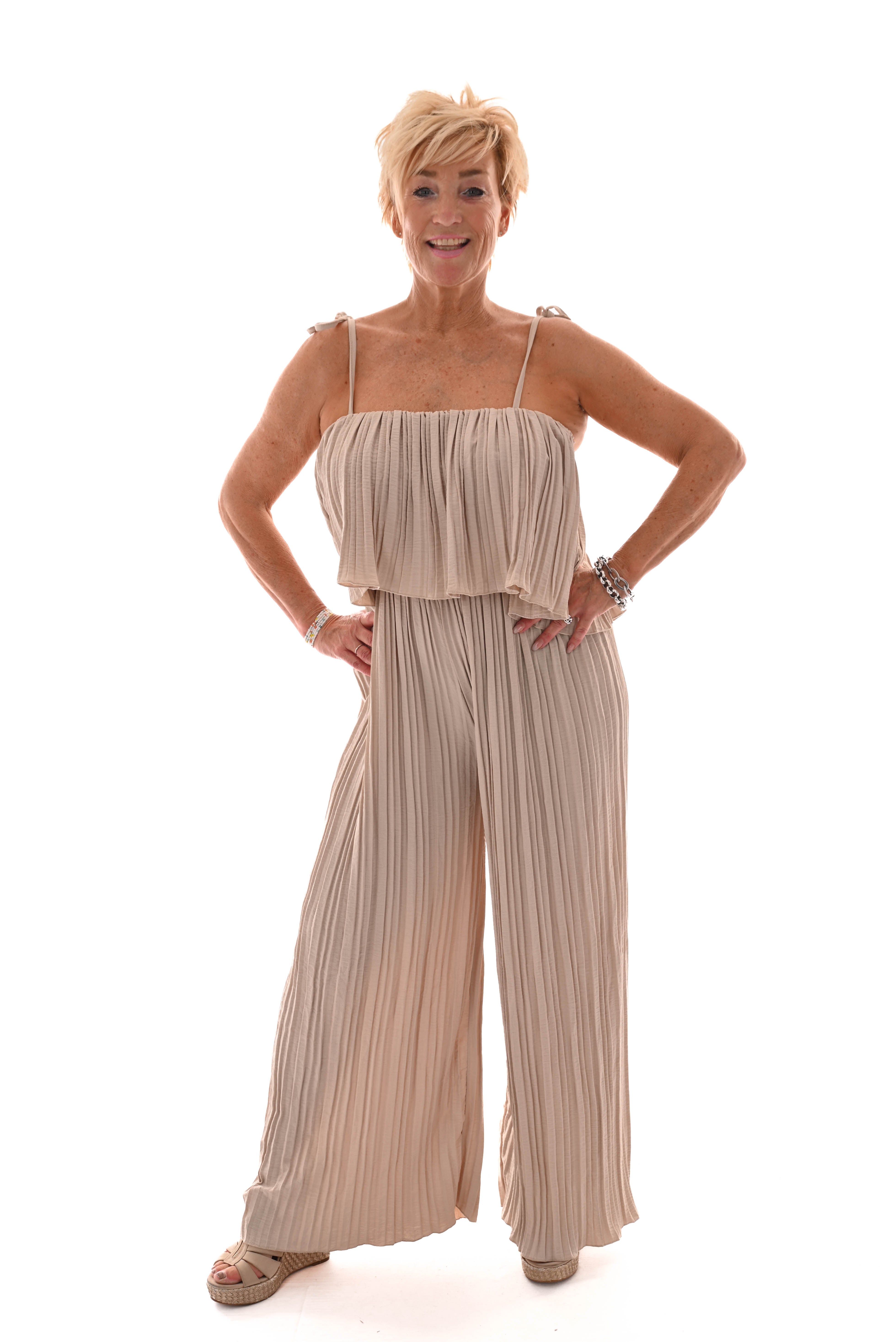 Jumpsuit mouwloos plisse beige