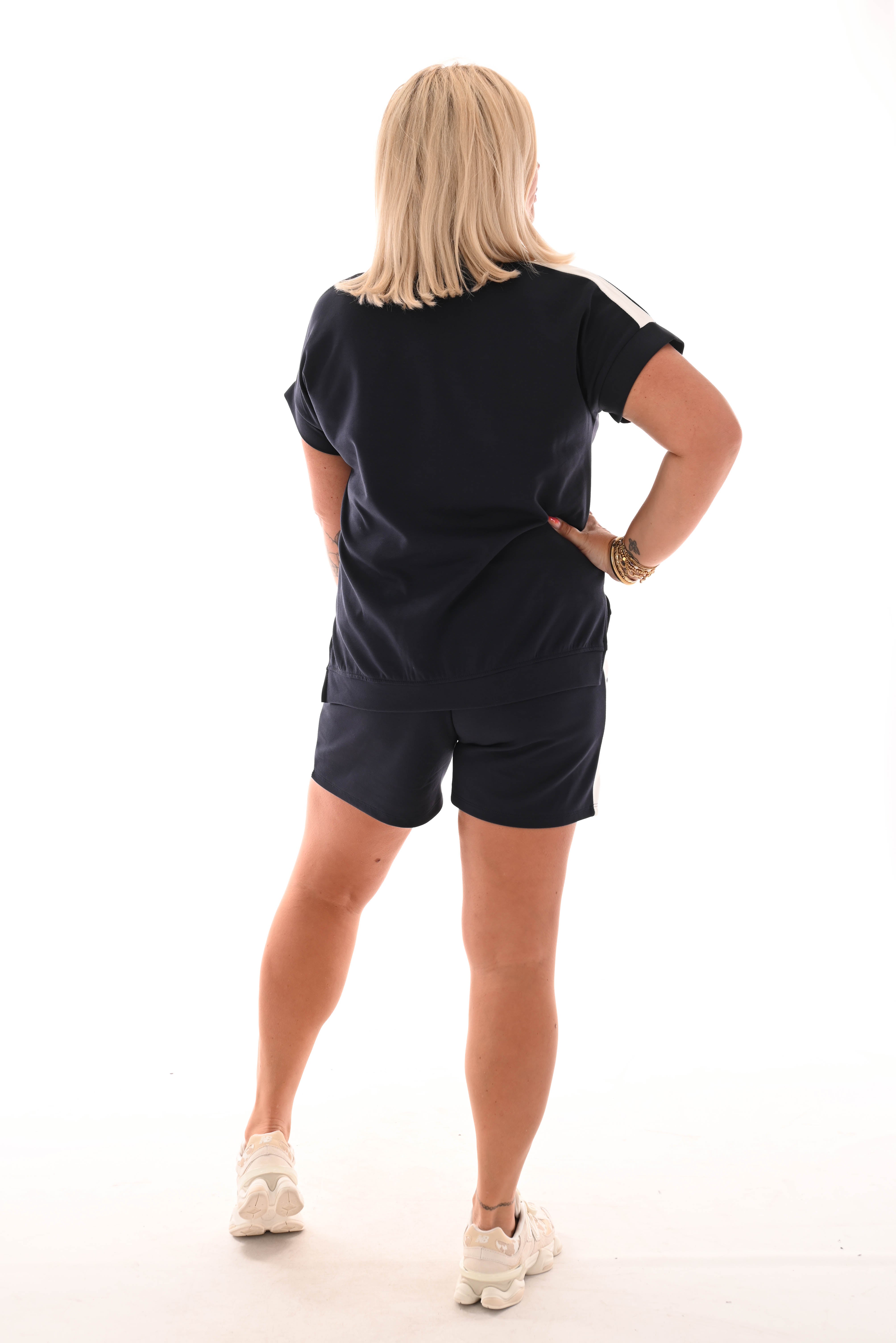 Tweedelig set short met bies marineblauw