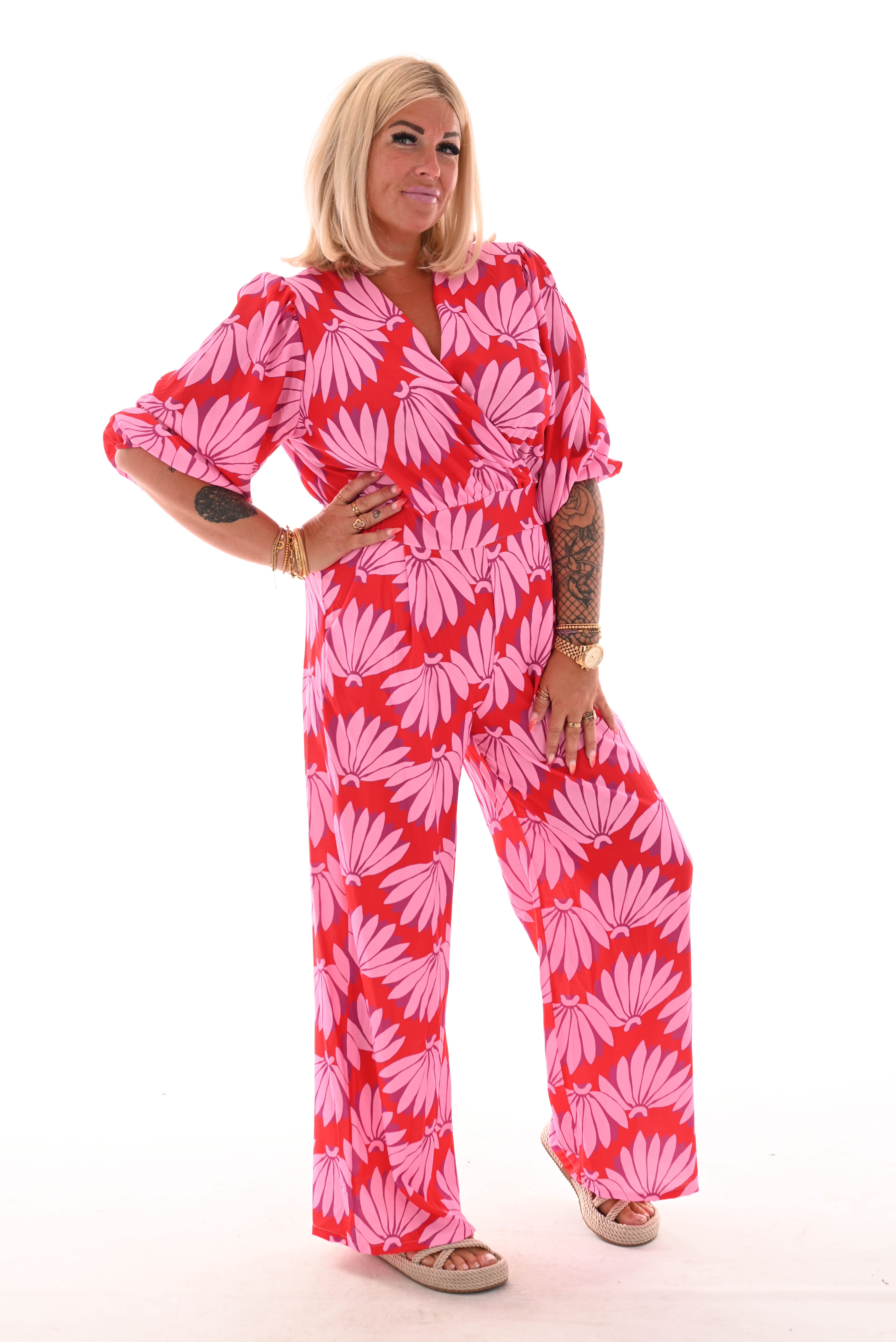 Jumpsuit overslag print bloemen rood/roze