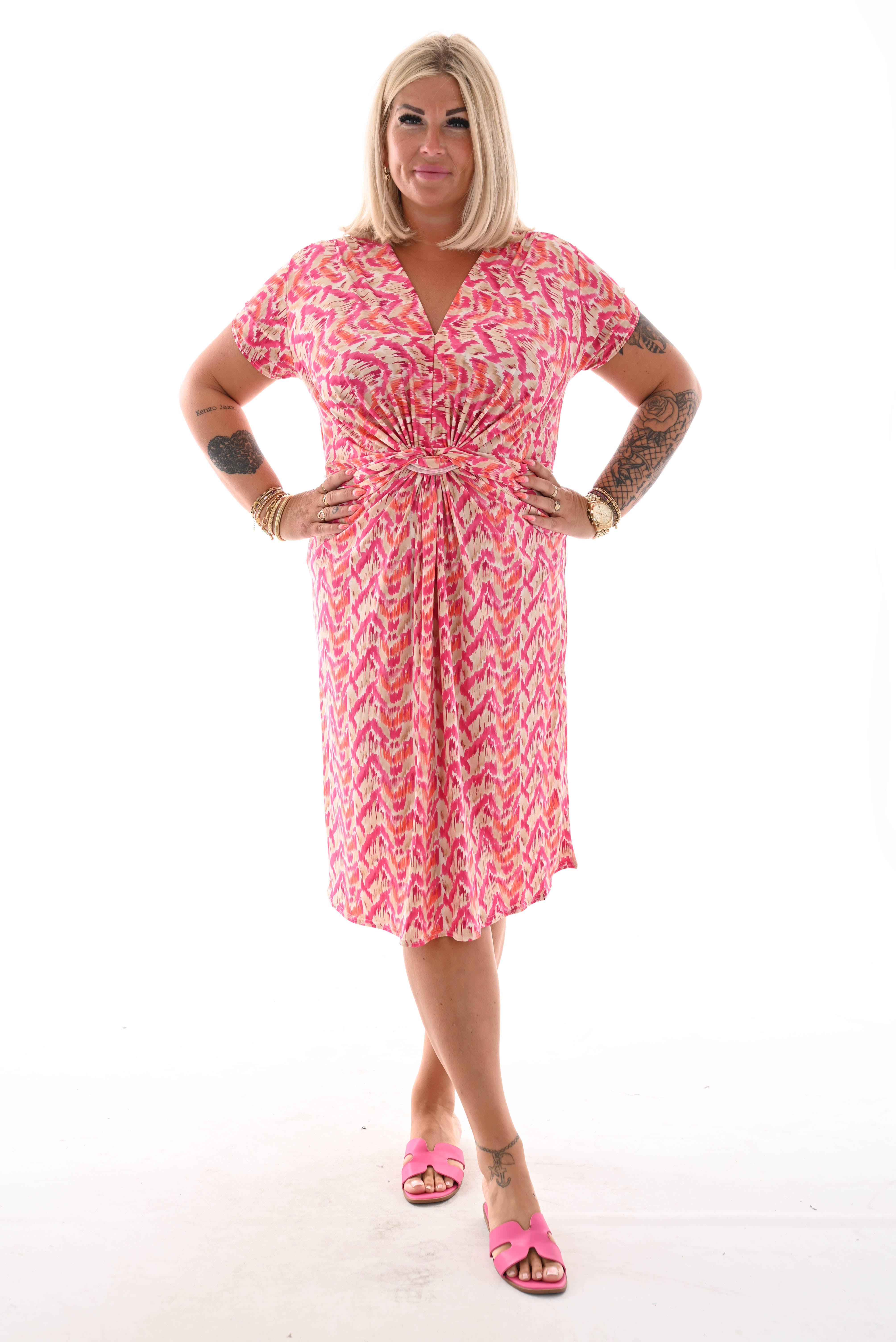 Korte jurk knoopdetail print vegen fuchsia