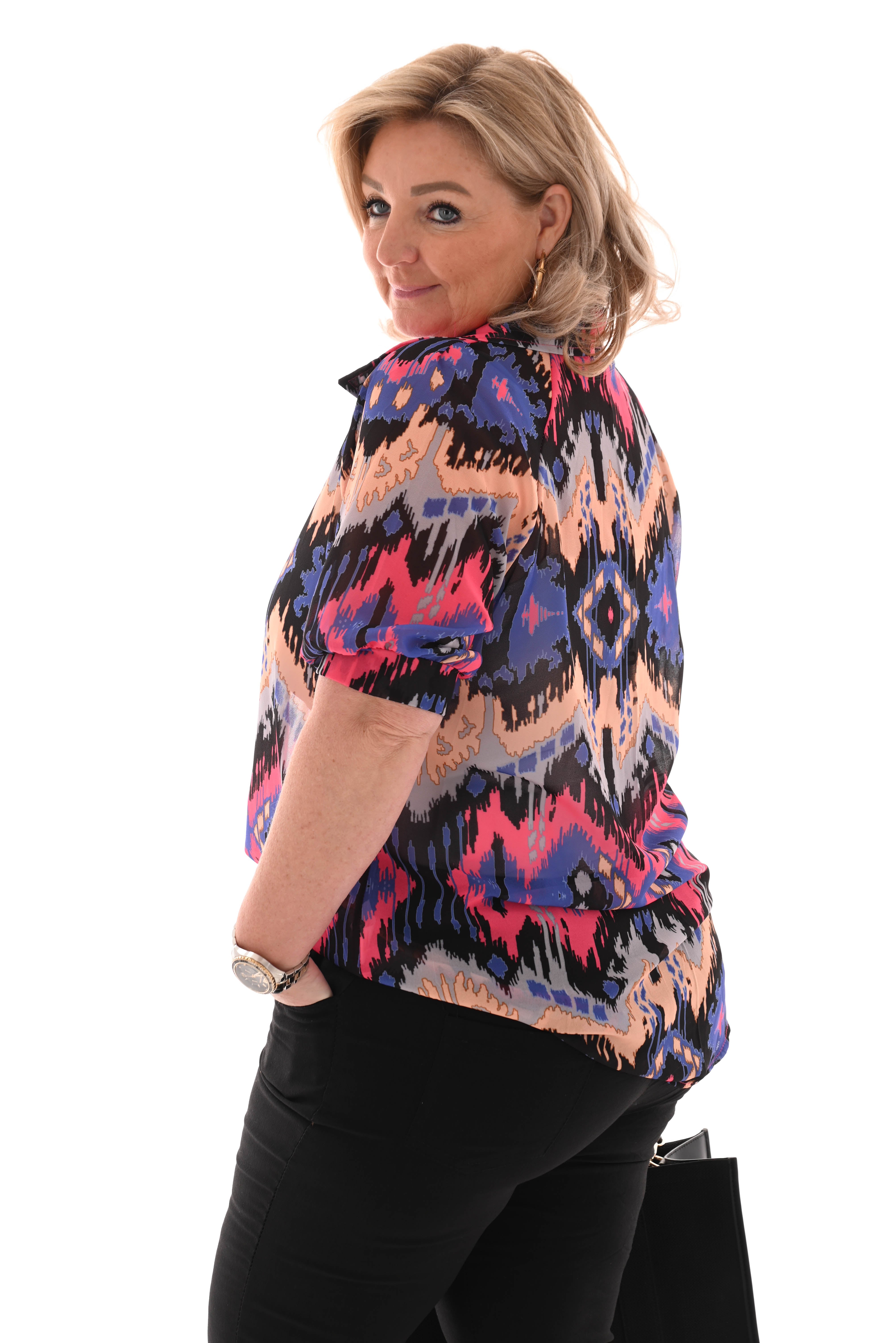 Blouse pofmouwen v-hals paisley zwart/roze