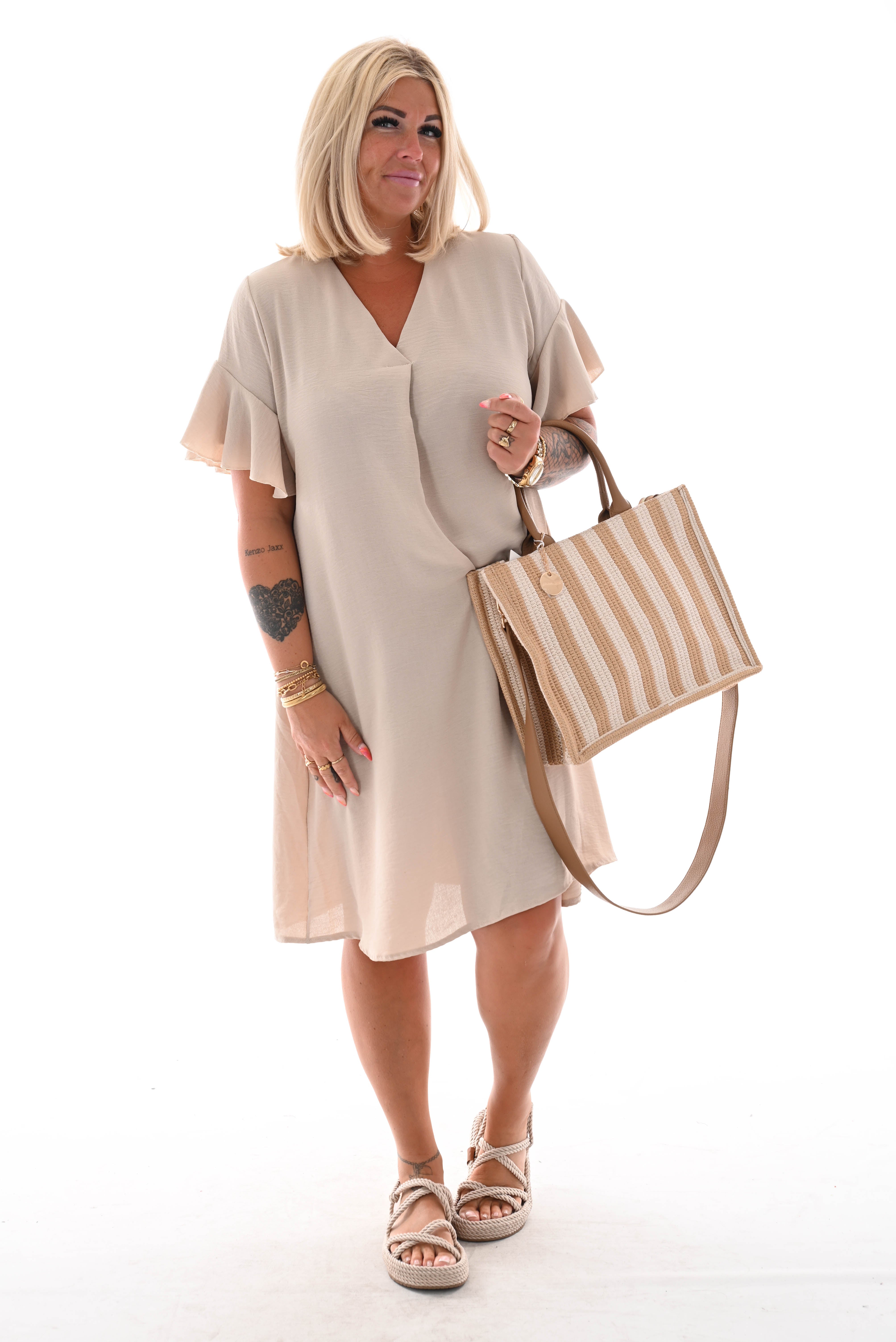 Jurk v-hals roezelmouwen uni beige