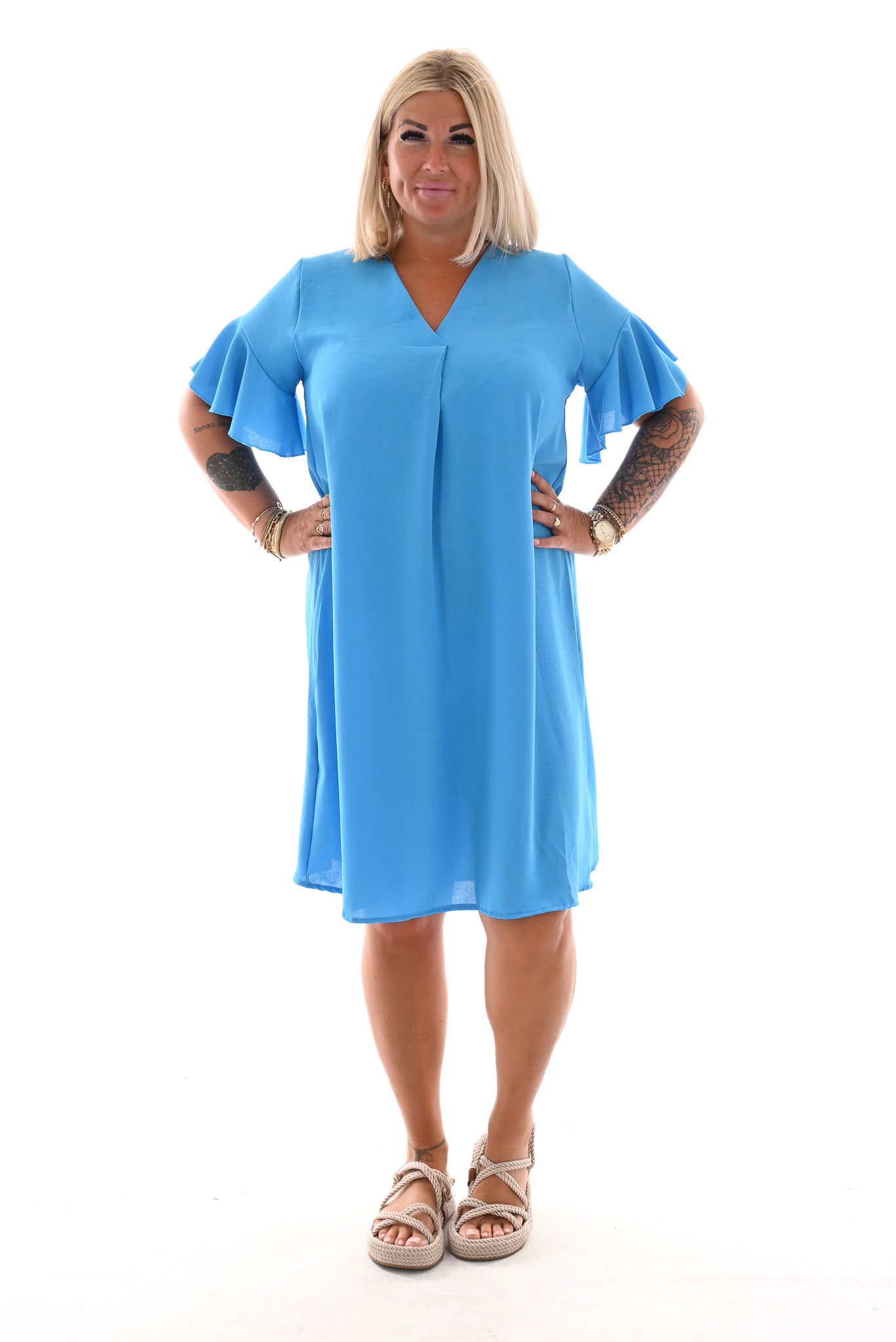 Jurk v-hals roezelmouwen uni blauw