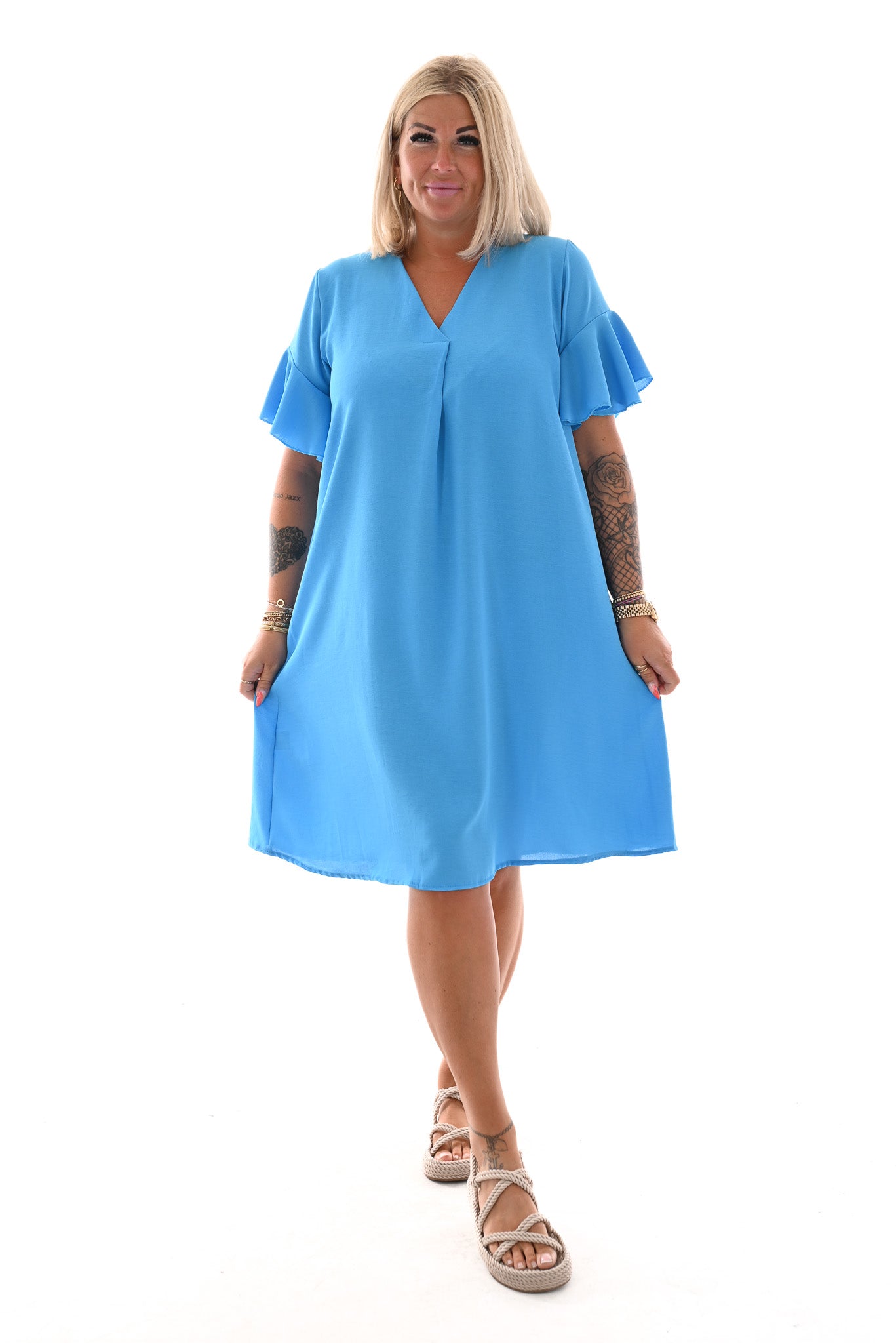 Jurk v-hals roezelmouwen uni blauw