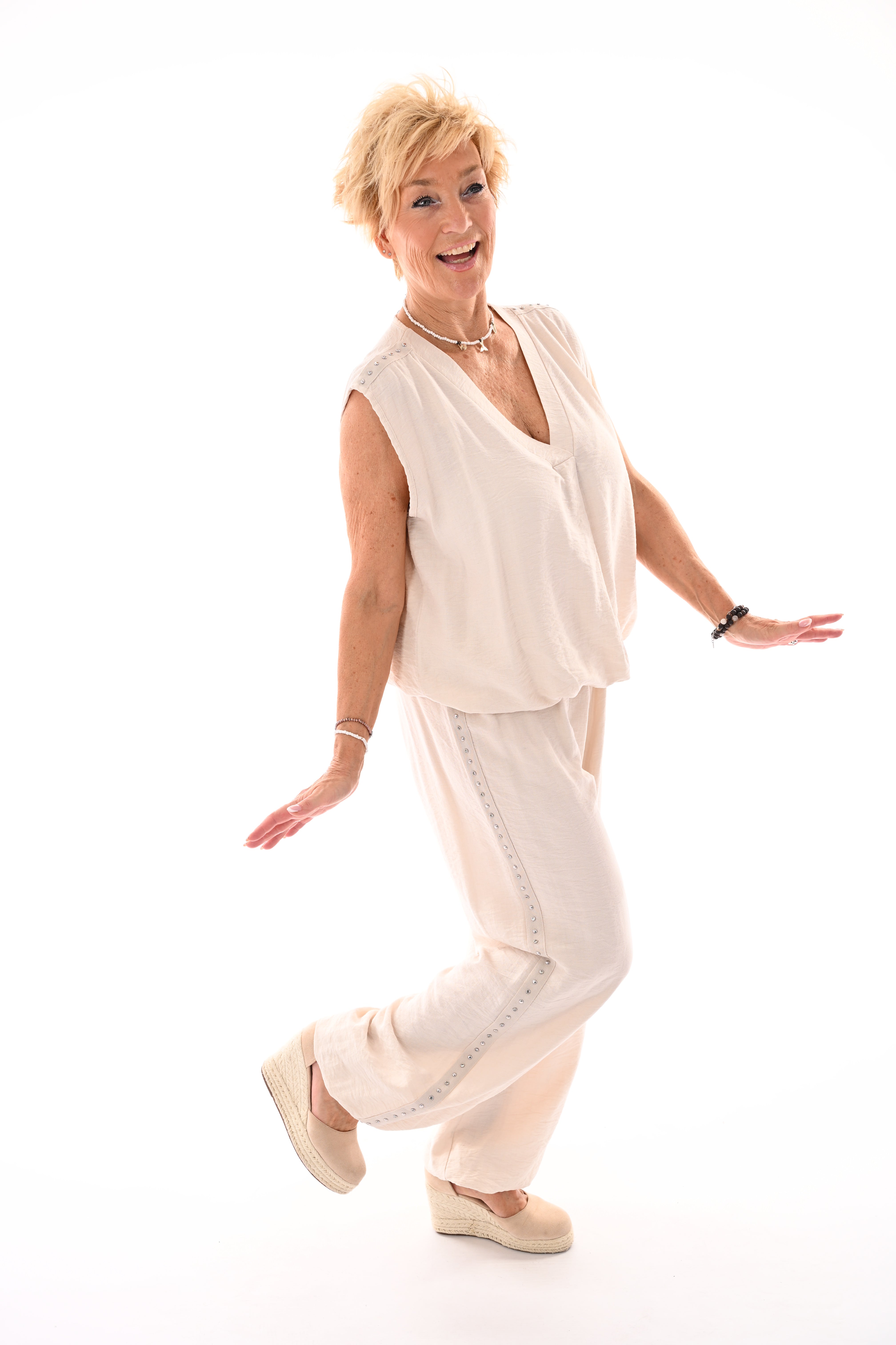 Tweedelig set korte pof top met studs beige