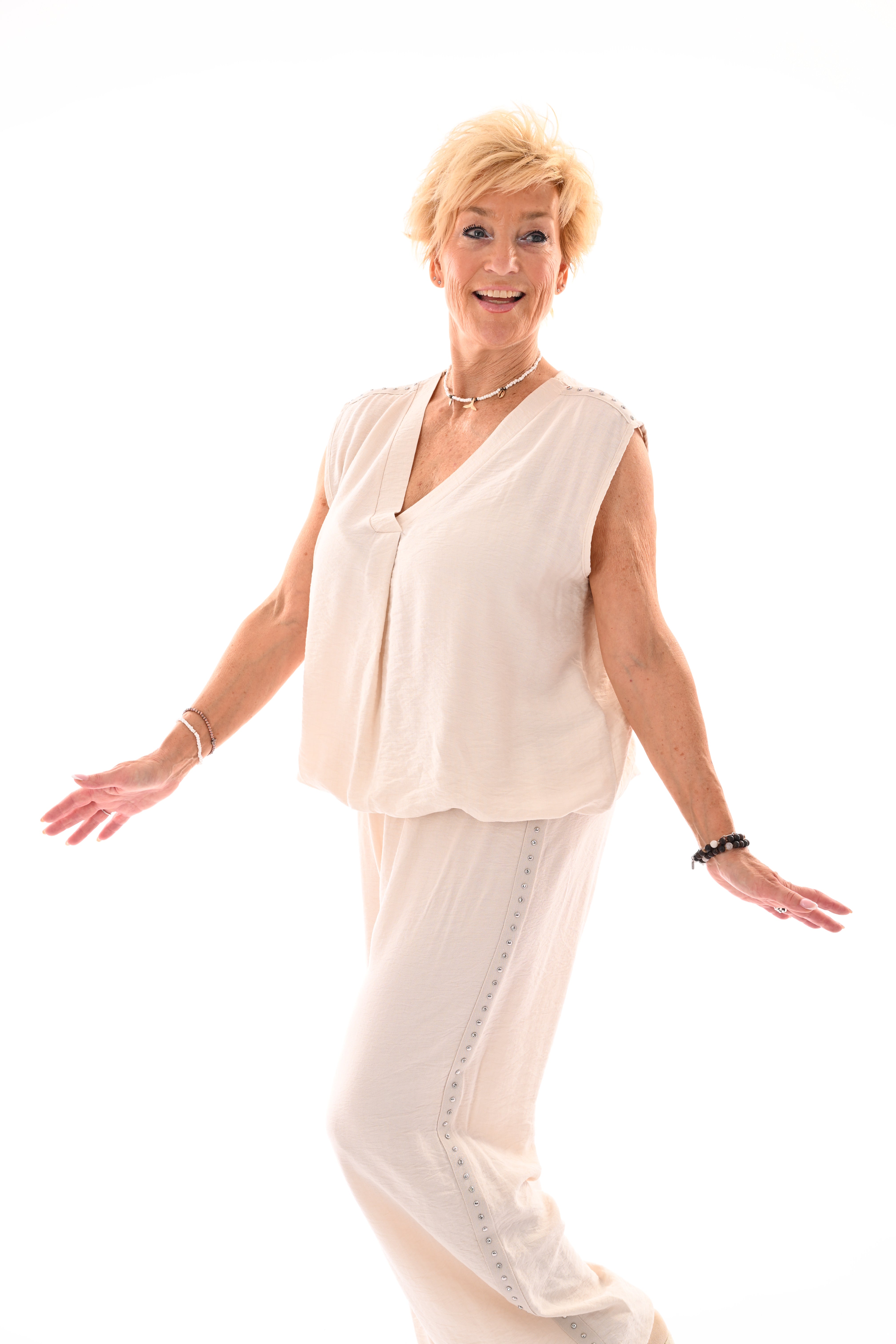 Tweedelig set korte pof top met studs beige