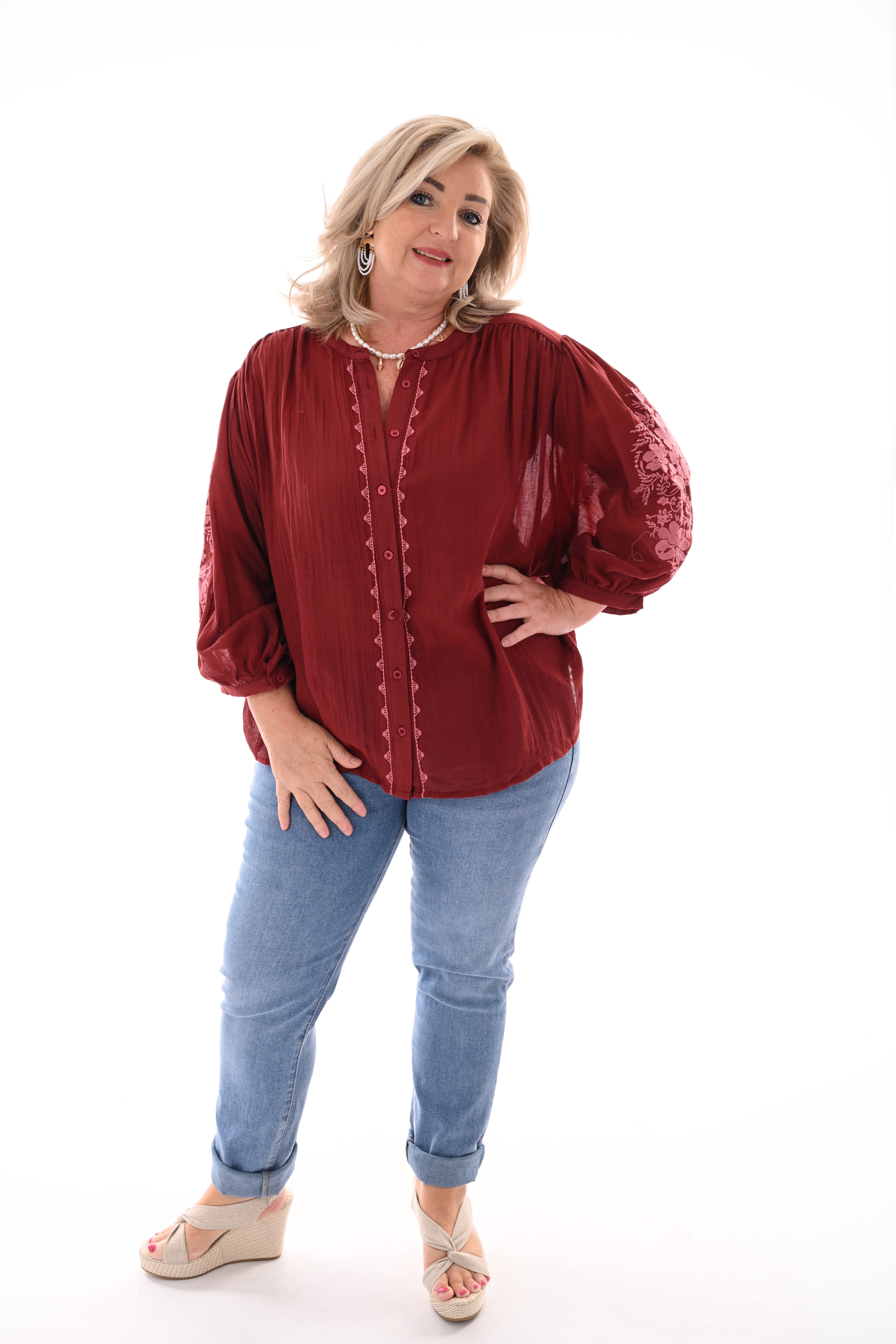 Blouse pofmouwen bloemen details donkerrood
