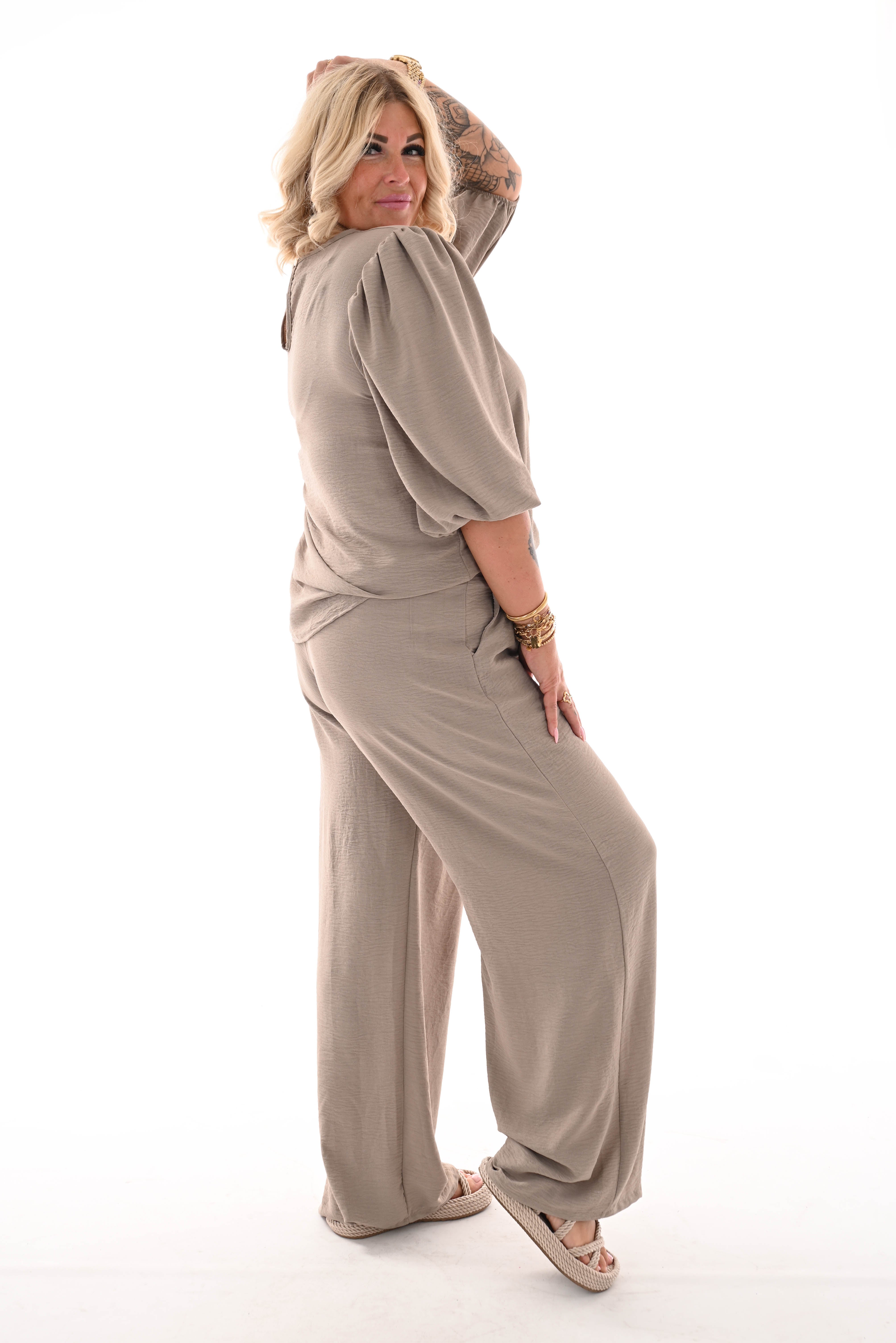 Tweedelig pak 3/4e pofmouwen uni taupe