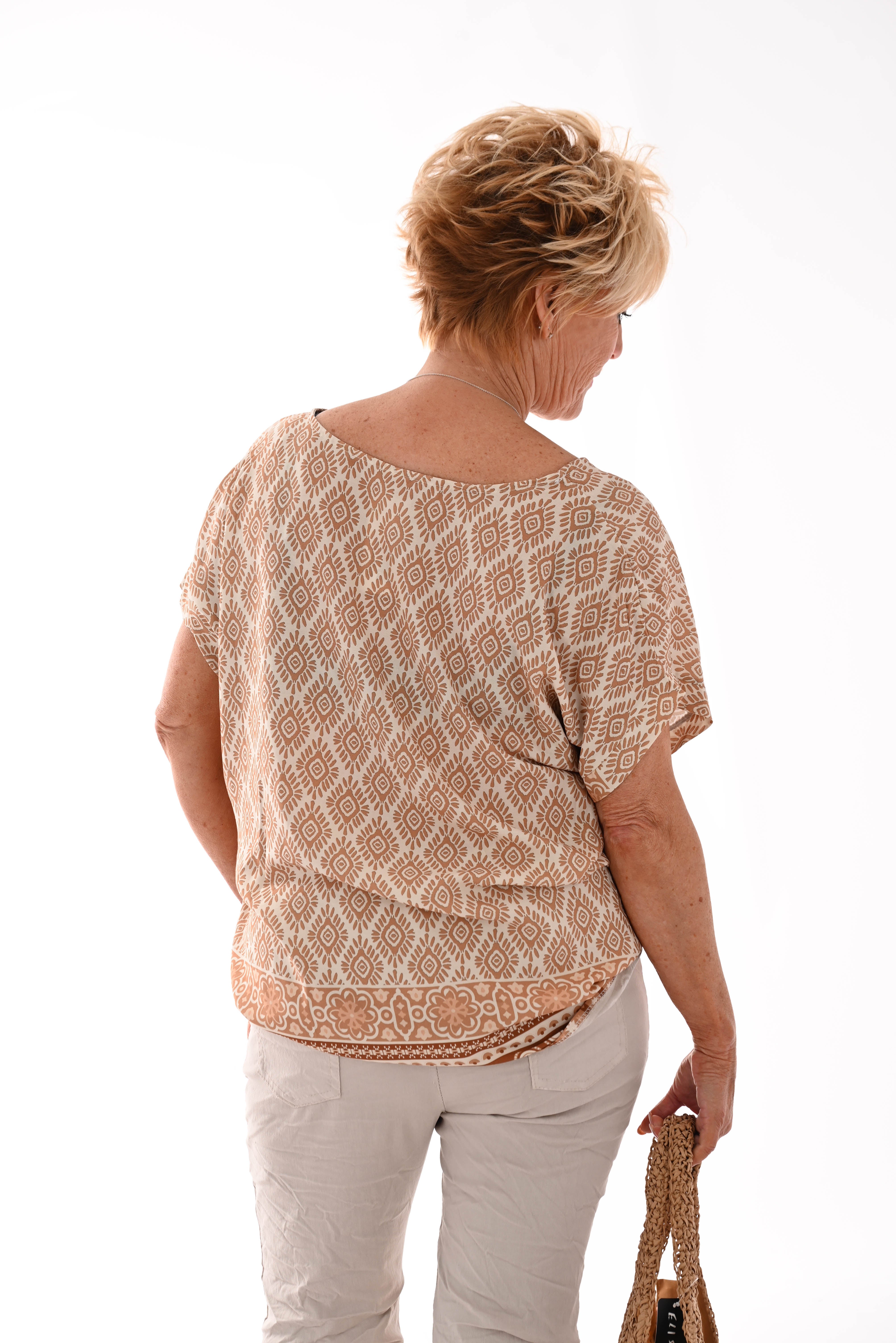 Top viscose ronde hals ruit beige