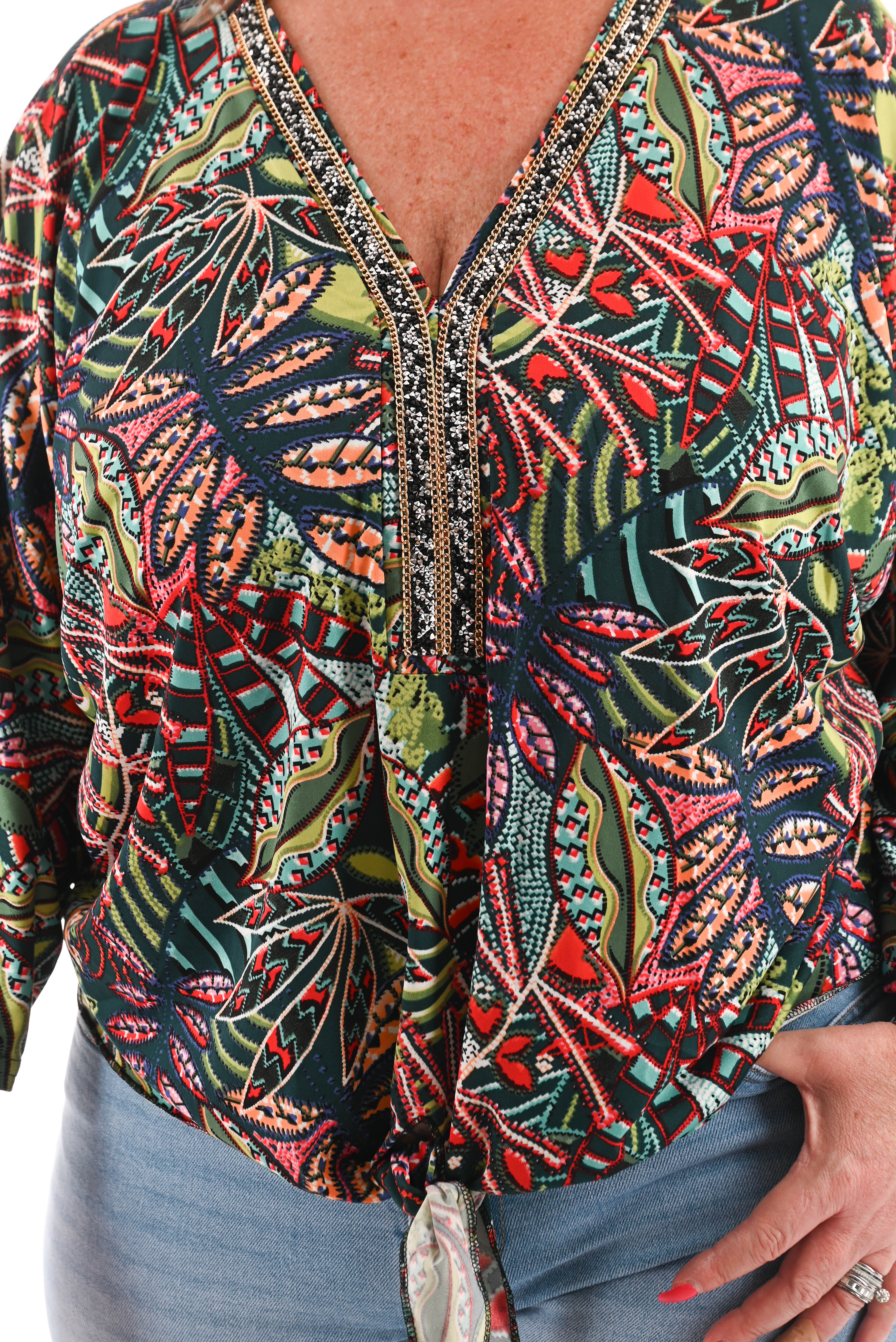 Top strass v-hals knoop detail bladeren groen