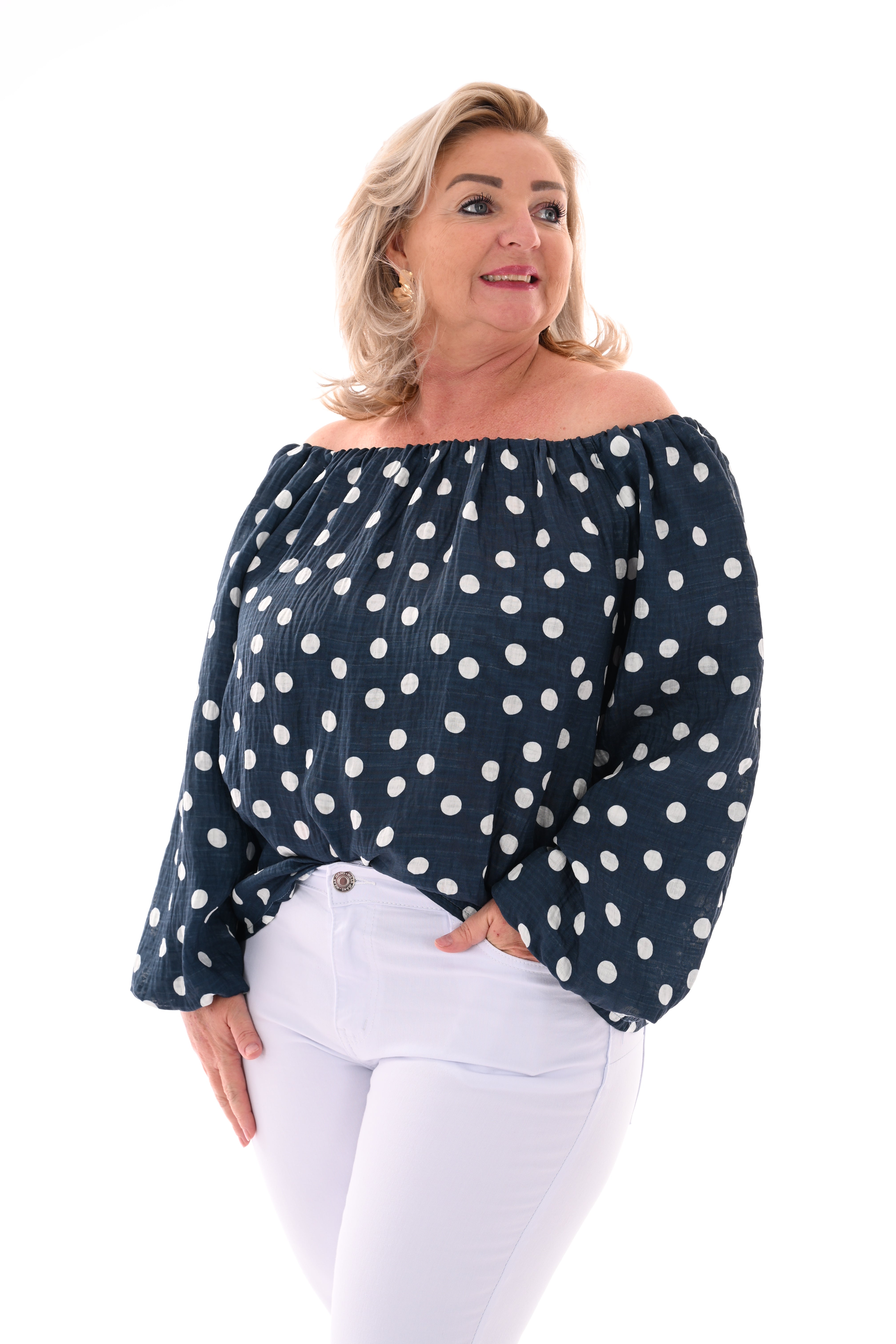 Off-shoulder top dots marineblauw