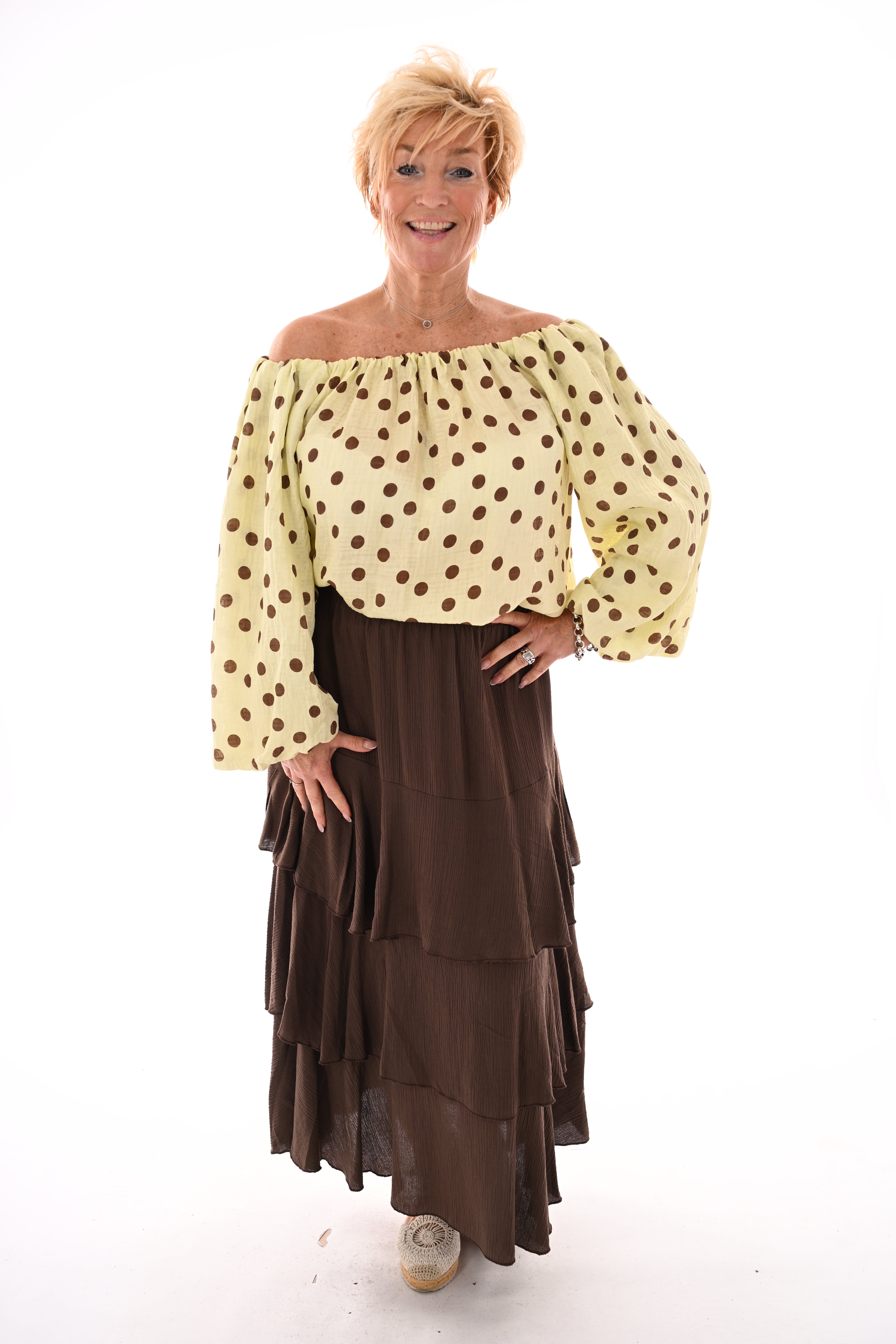 Off-shoulder top dots lichtgeel