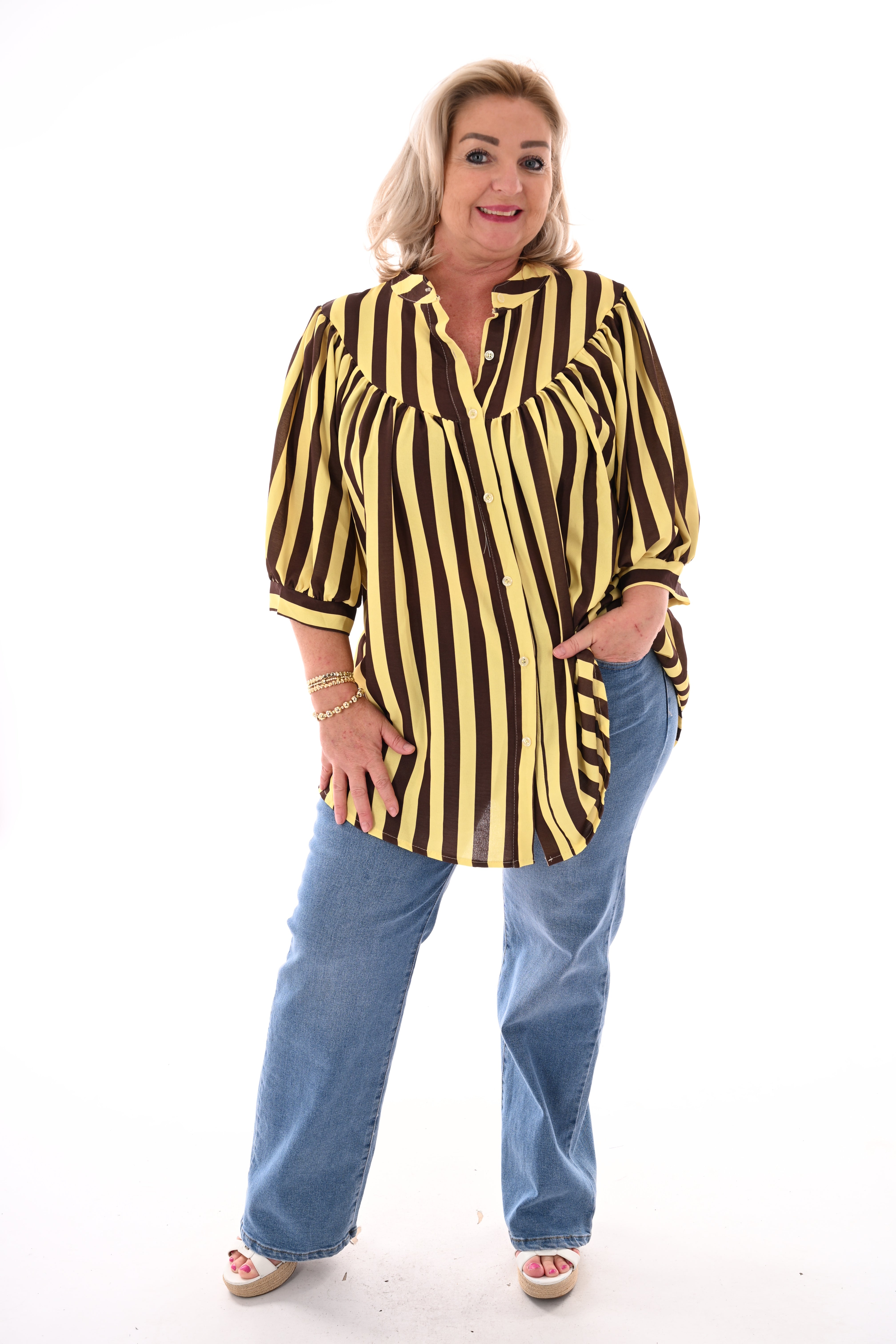 Doorknoop blouse pofmouwen strepen geel/donkerbruin