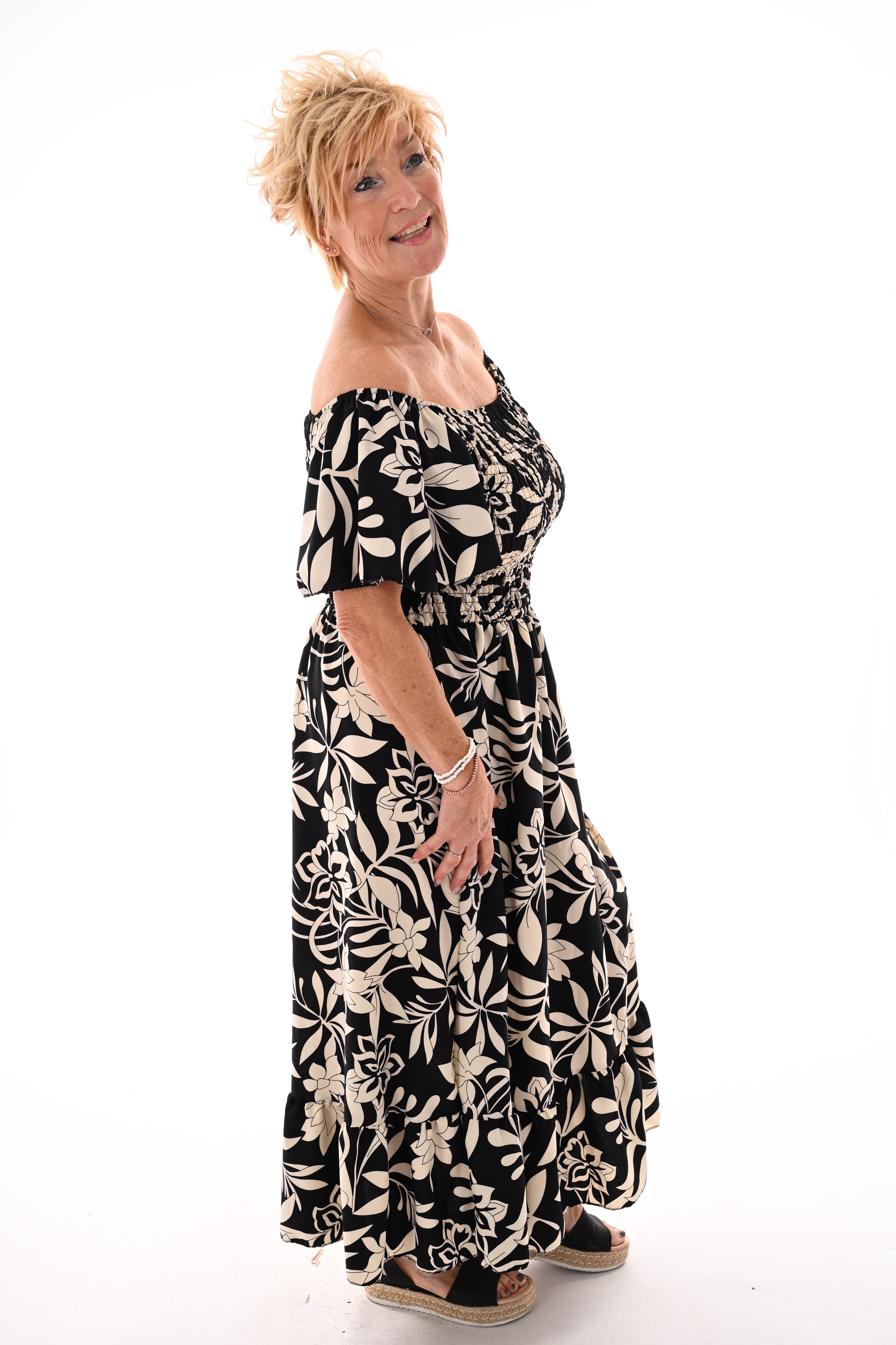 Maxi jurk smock print bloemen zwart/wit