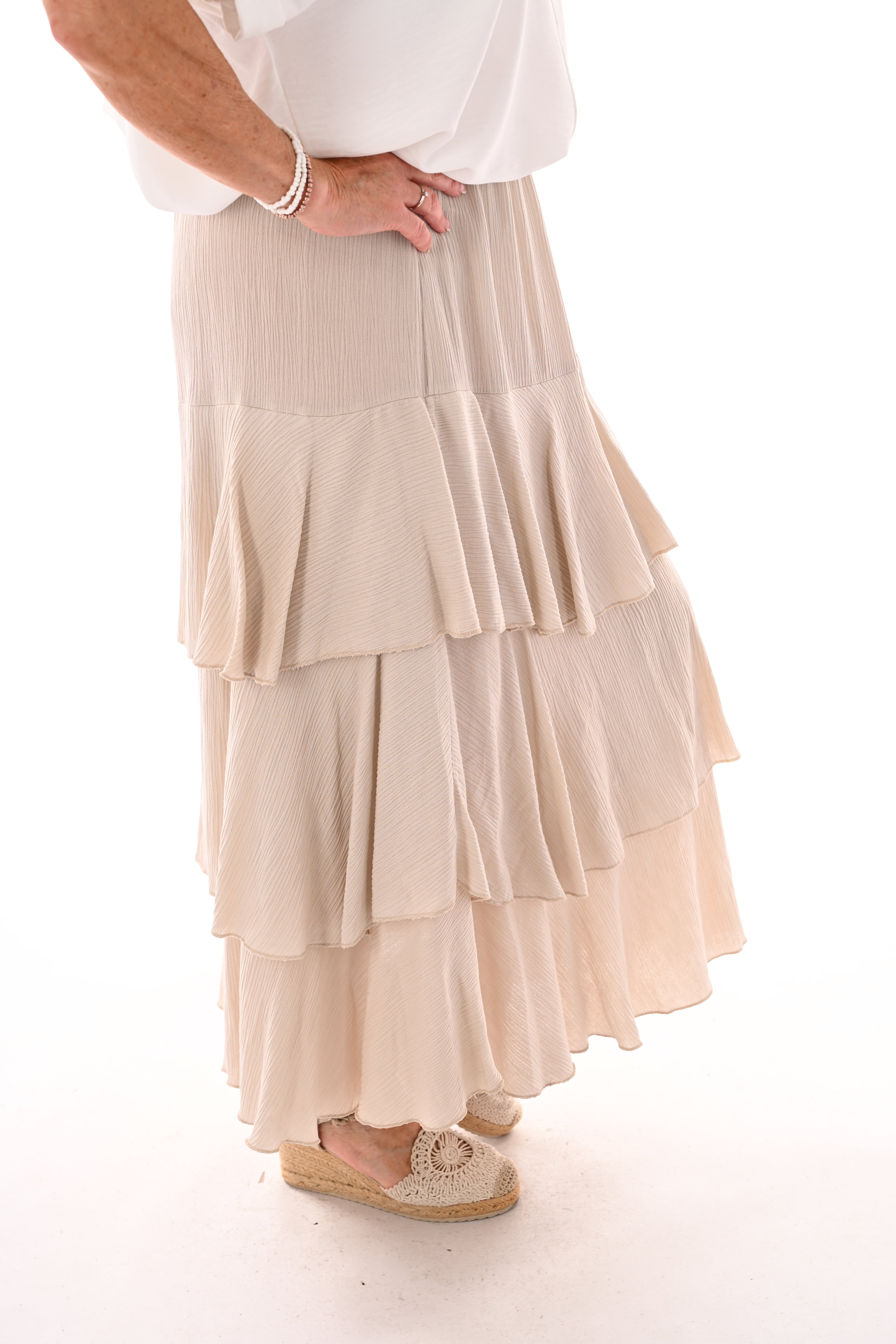 Lange rok met volantlagen beige