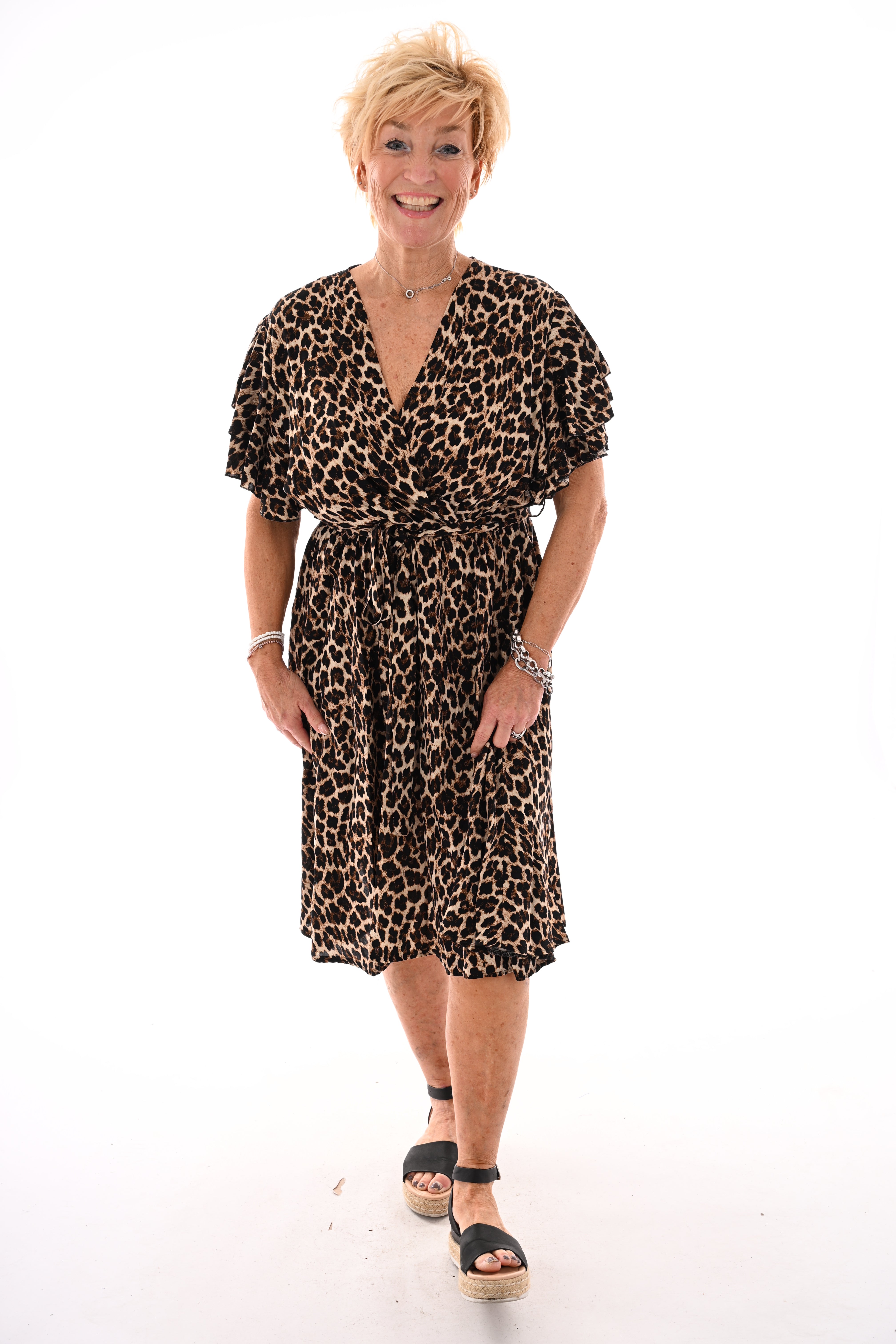 Korte jurk roezels print panter bruin