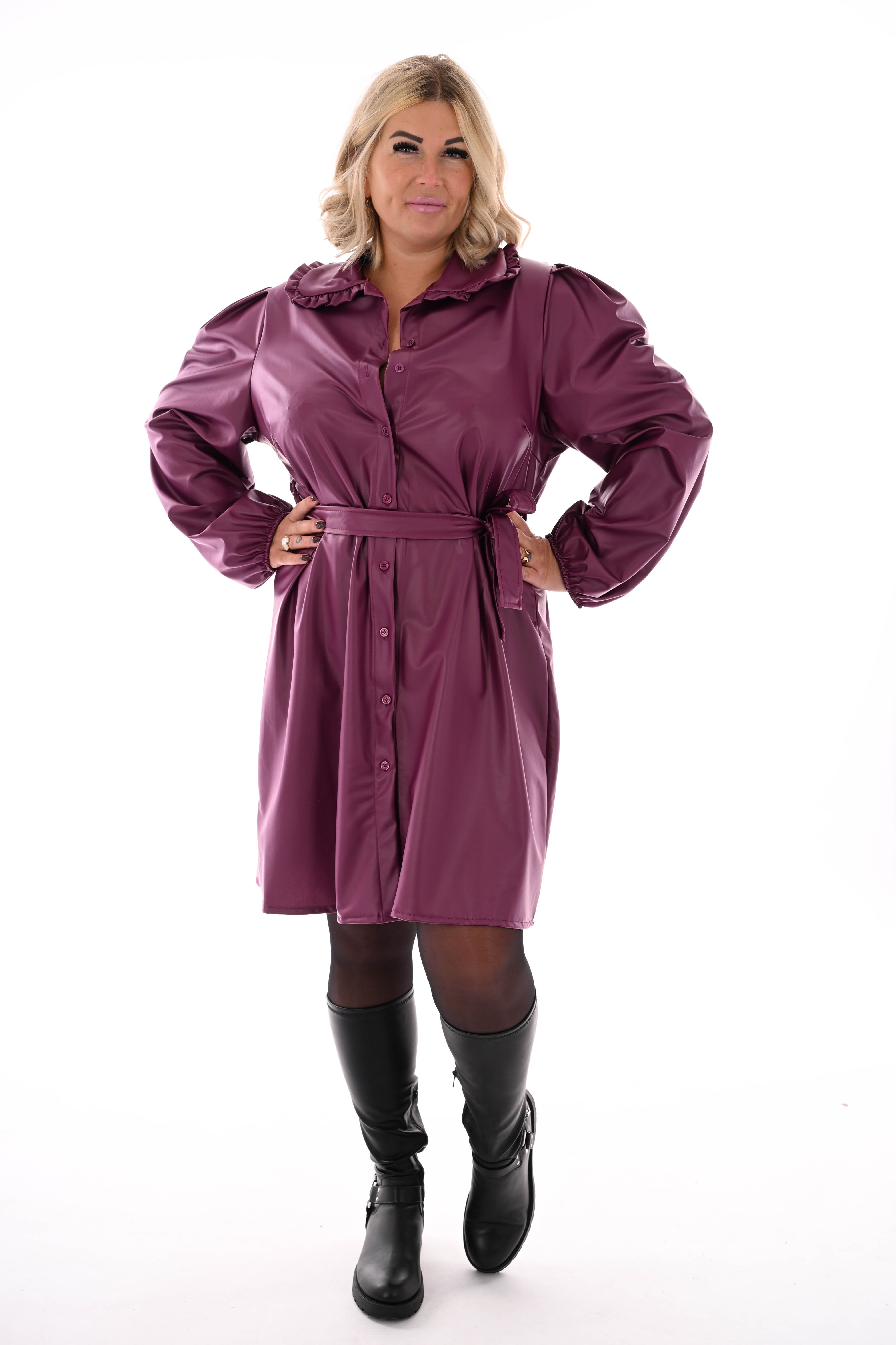 Leatherlook doorknoop jurk met ceintuur cyclaam