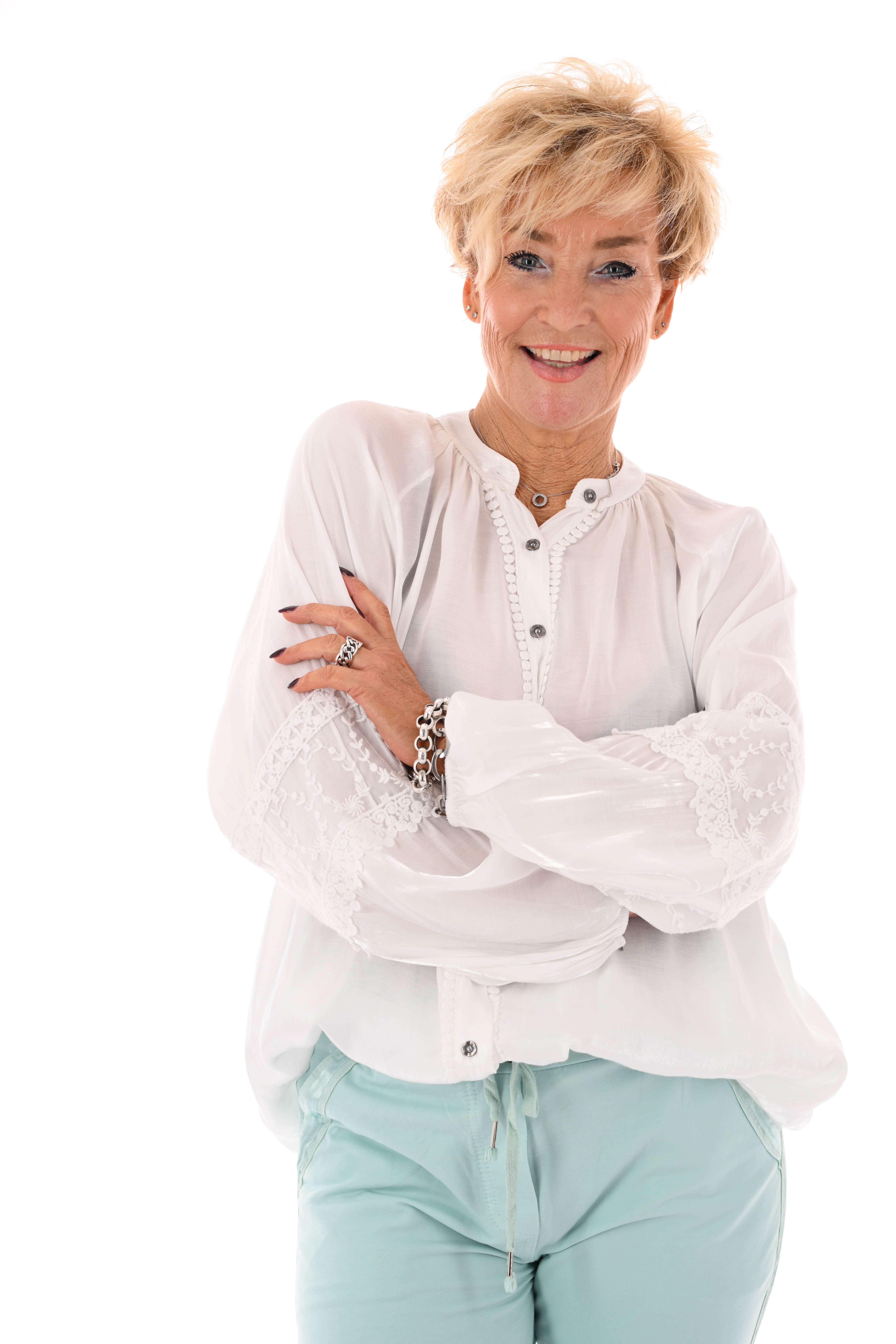 Silky blouse doorknoop met borduur details roomwit