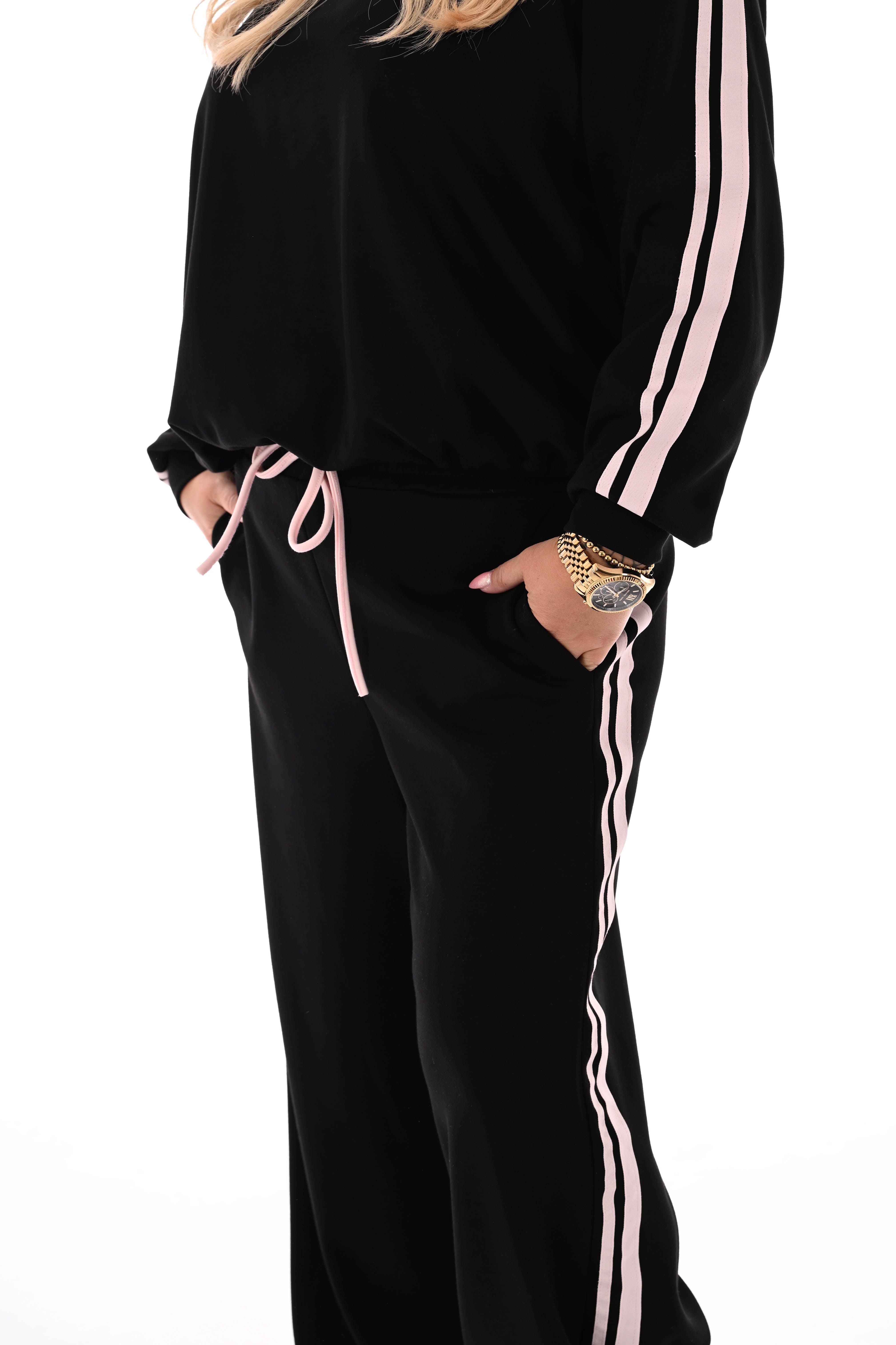 Tweedelig pak met smalle bies aantrekkoord zwart