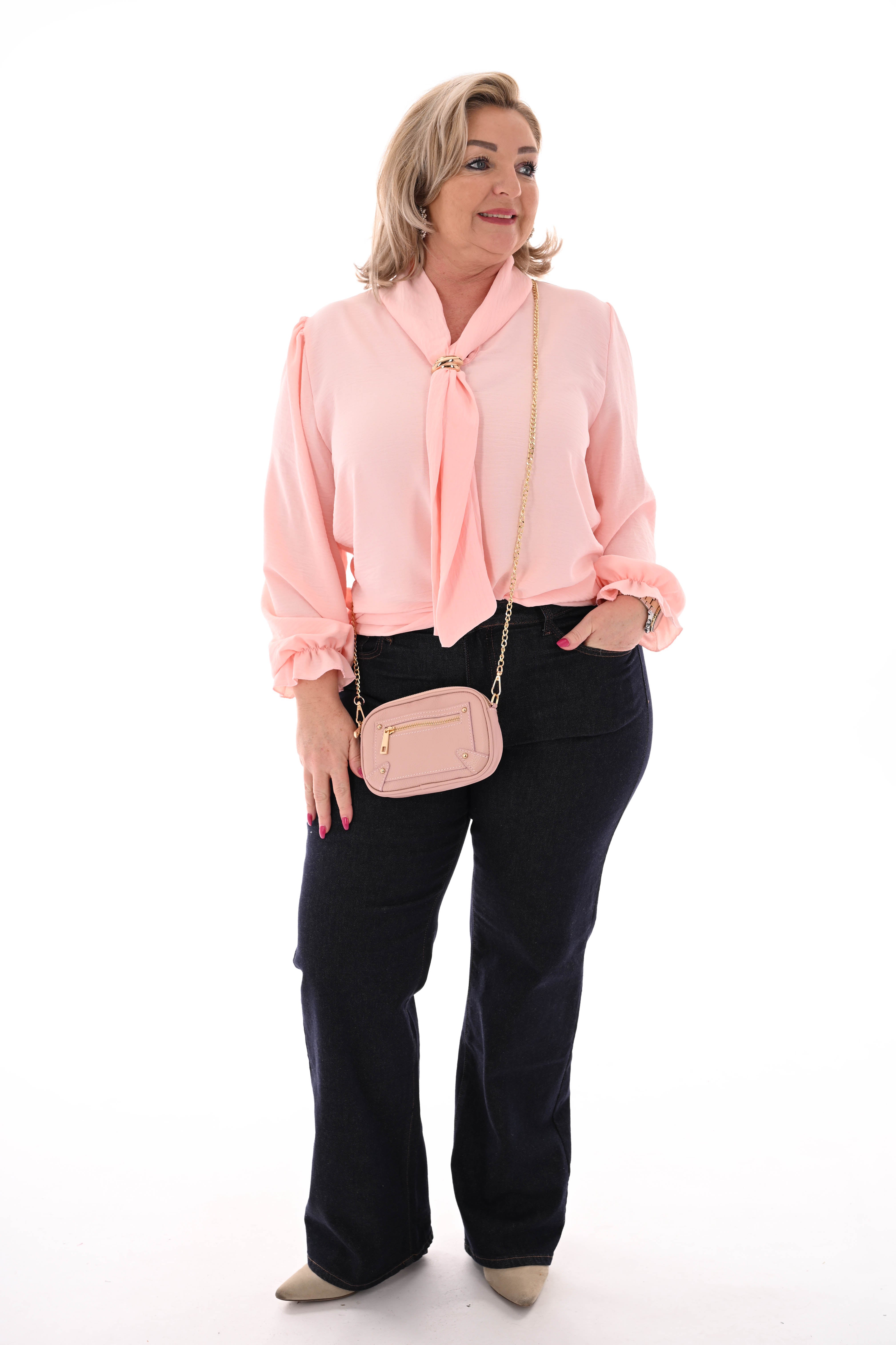 Top roezelmouwen met hals detail uni lichtroze