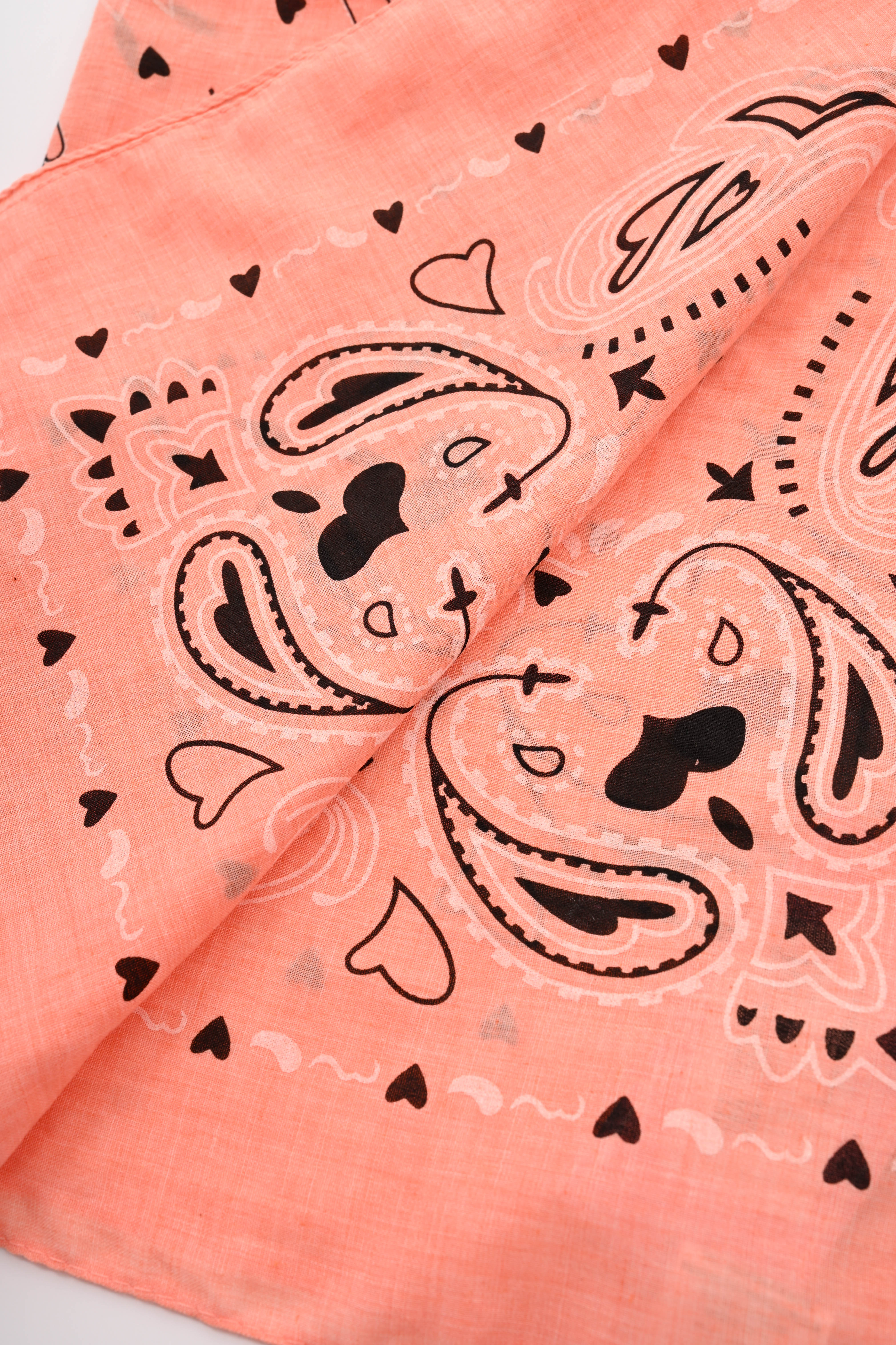 Kort sjaaltje hartjes zalm