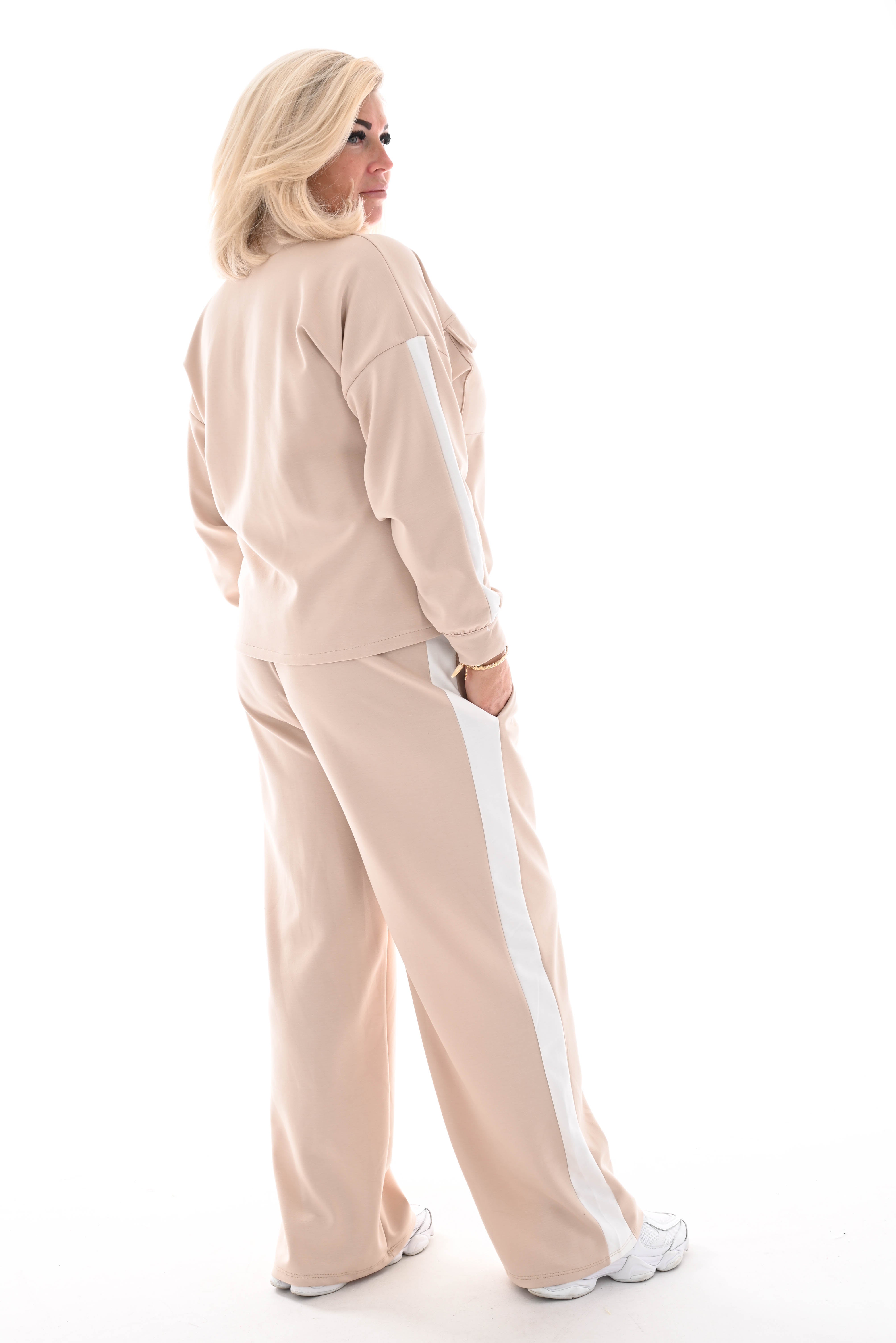 Tweedelig pak blouse met bies beige