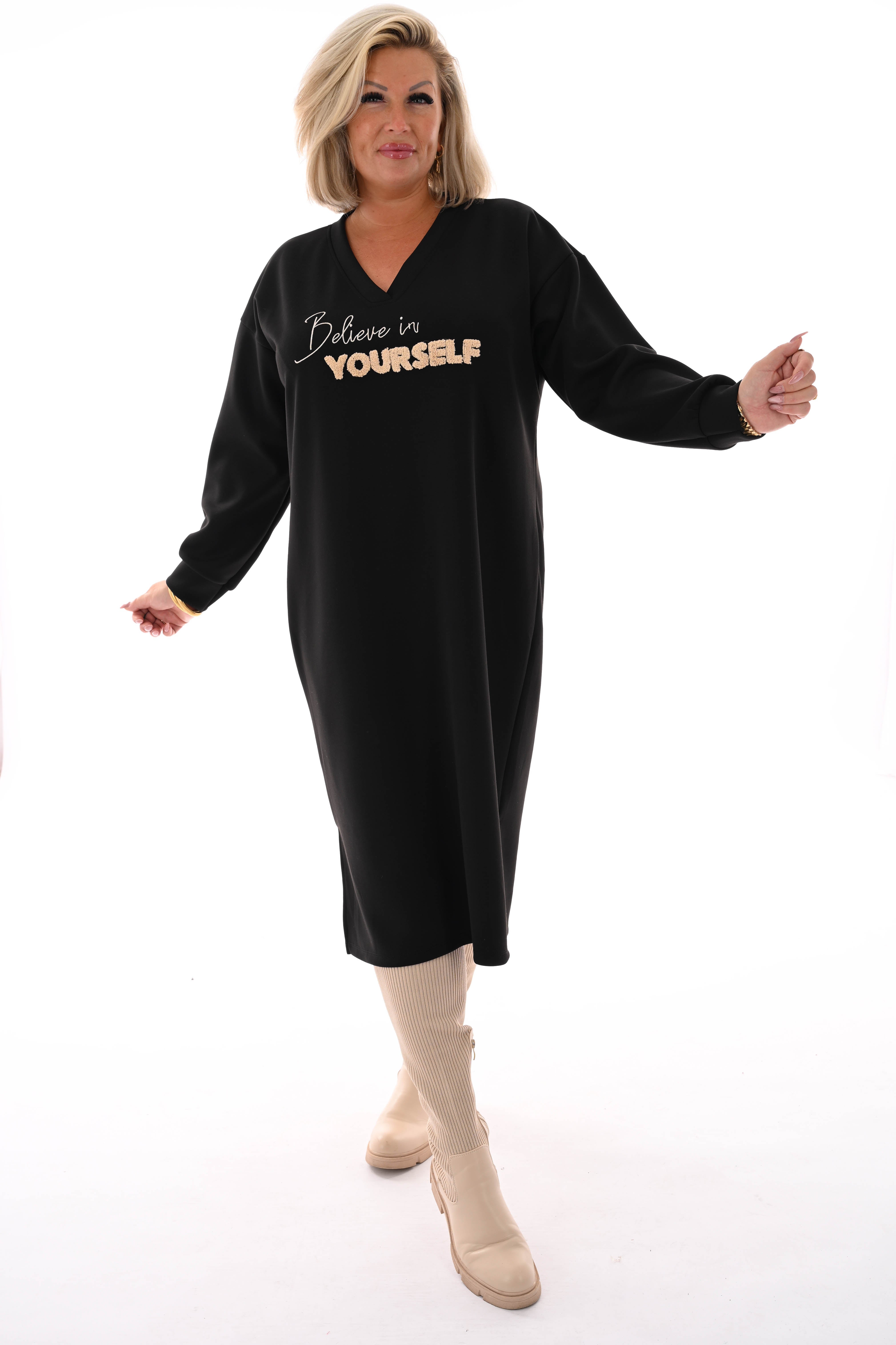 Sweaterdress believe in yourself zwart