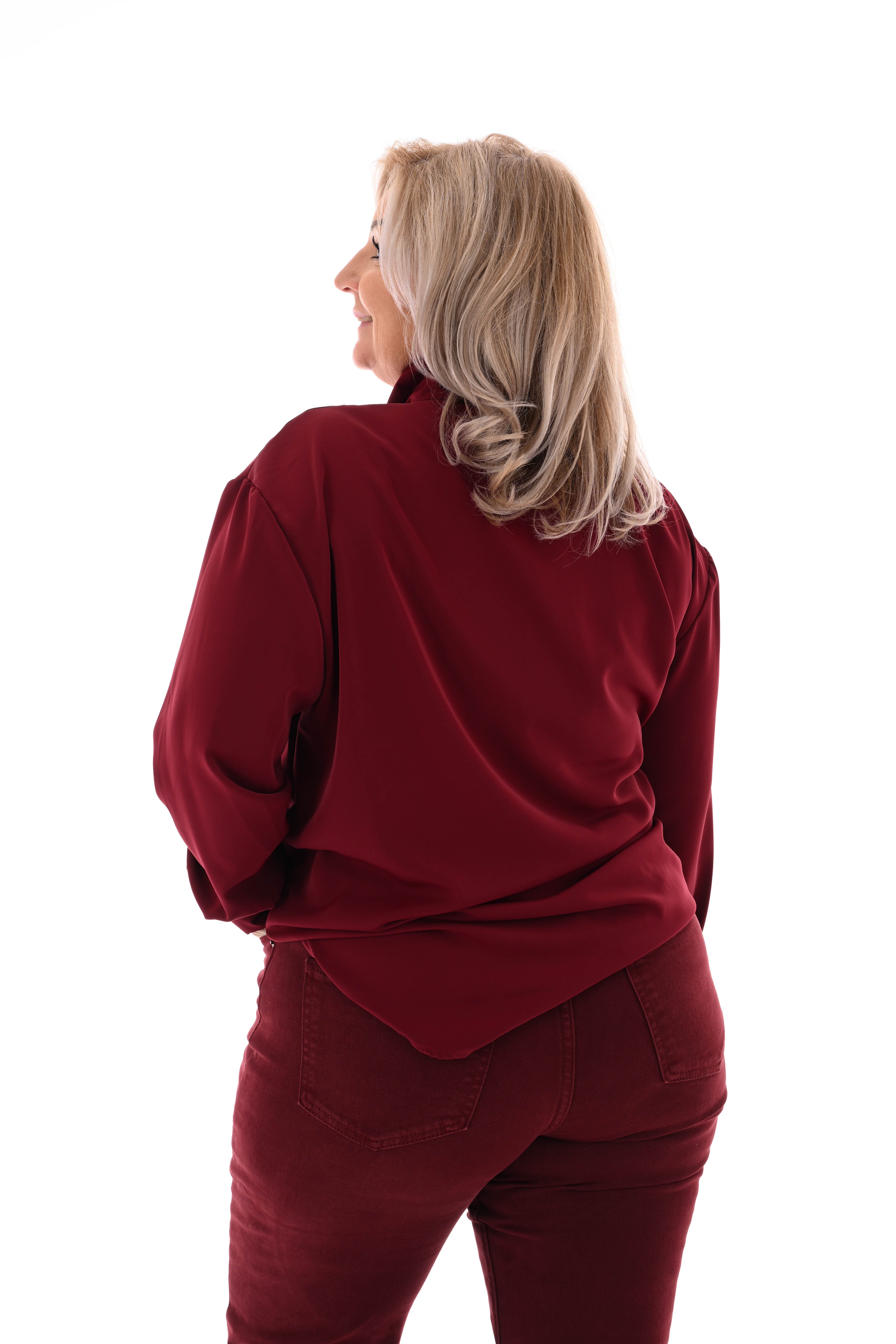 Doorknoop blouse gouden details bordeaux