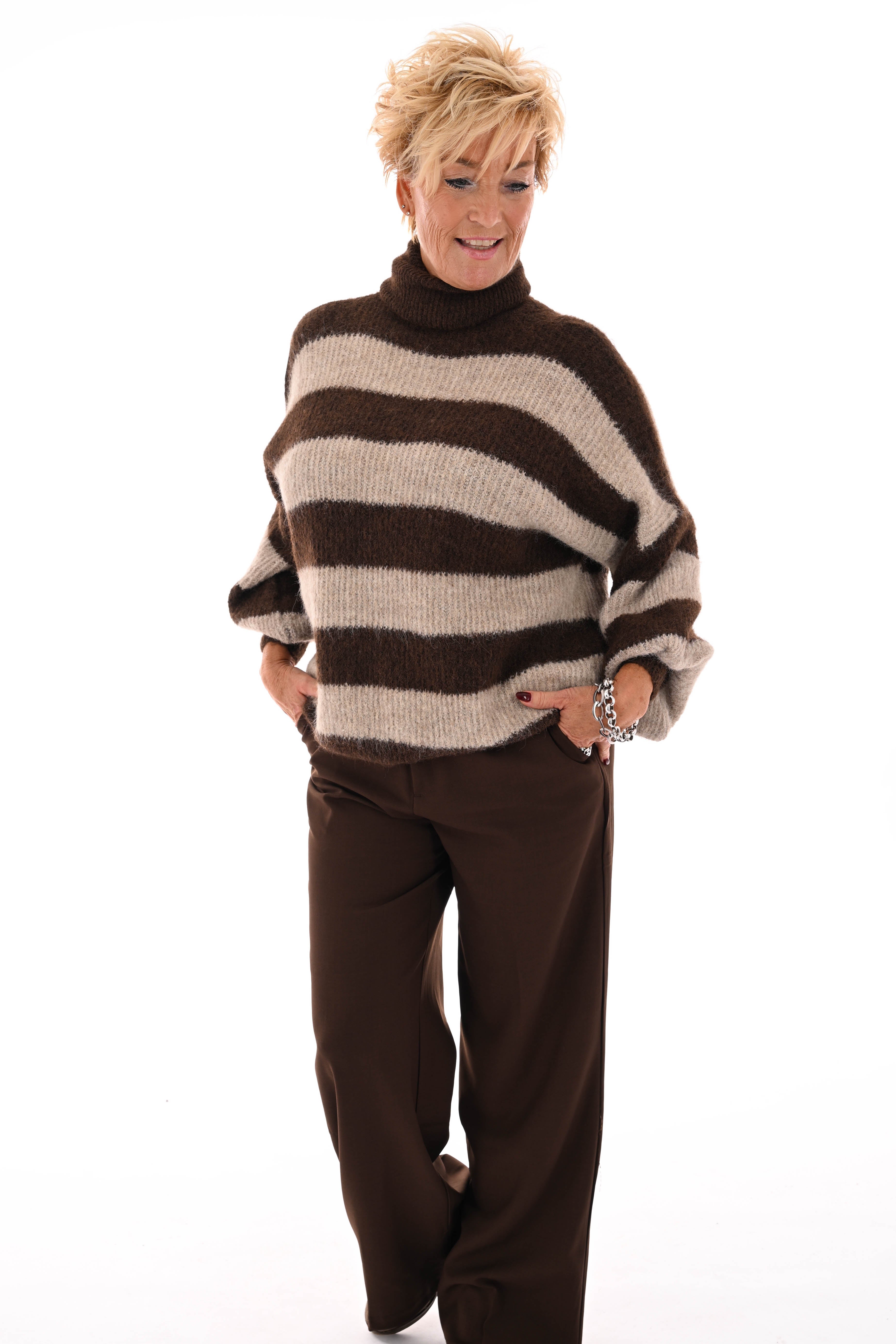 Gebreide coltrui met strepen bruin