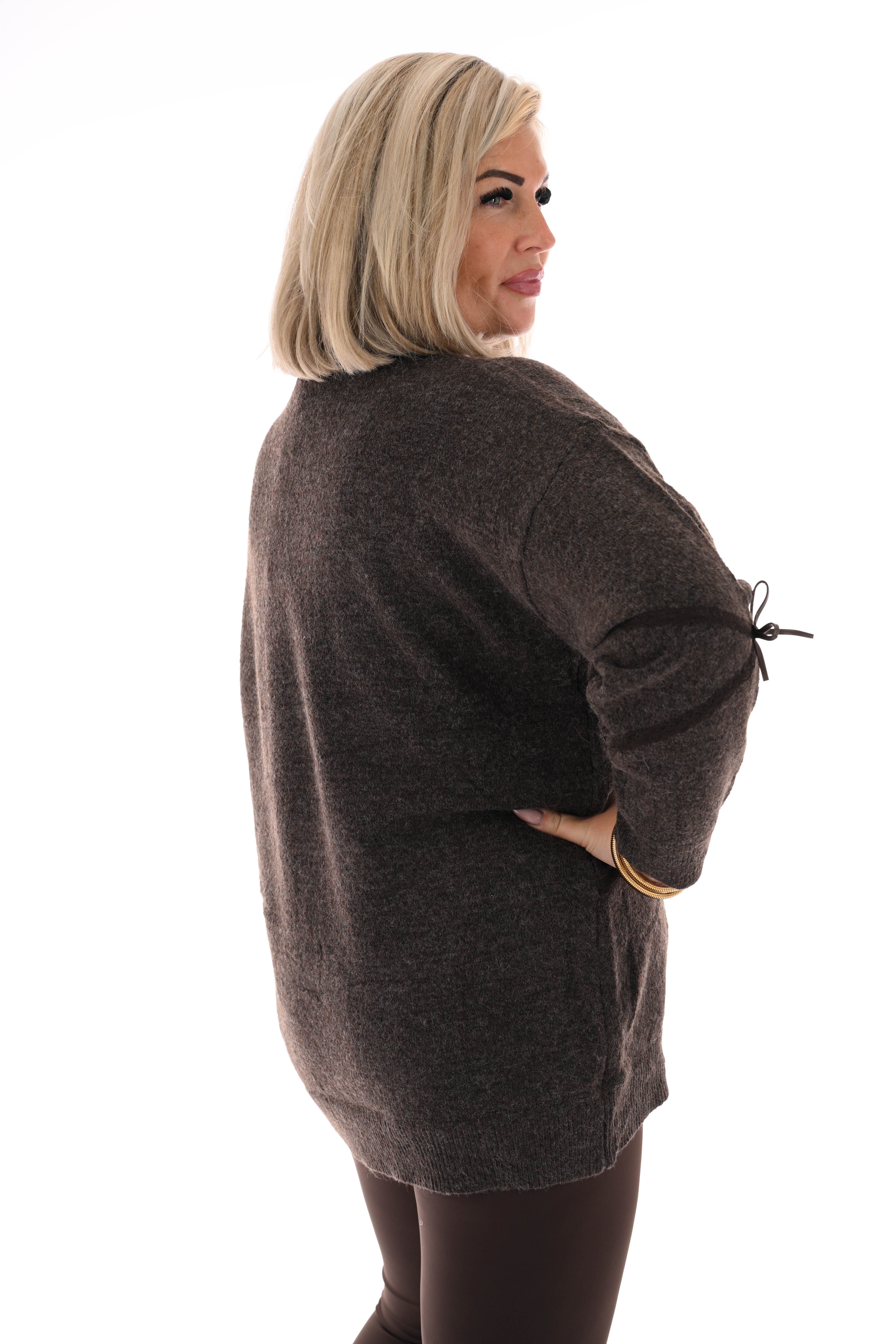 Trui met kant en strikjes donkerbruin