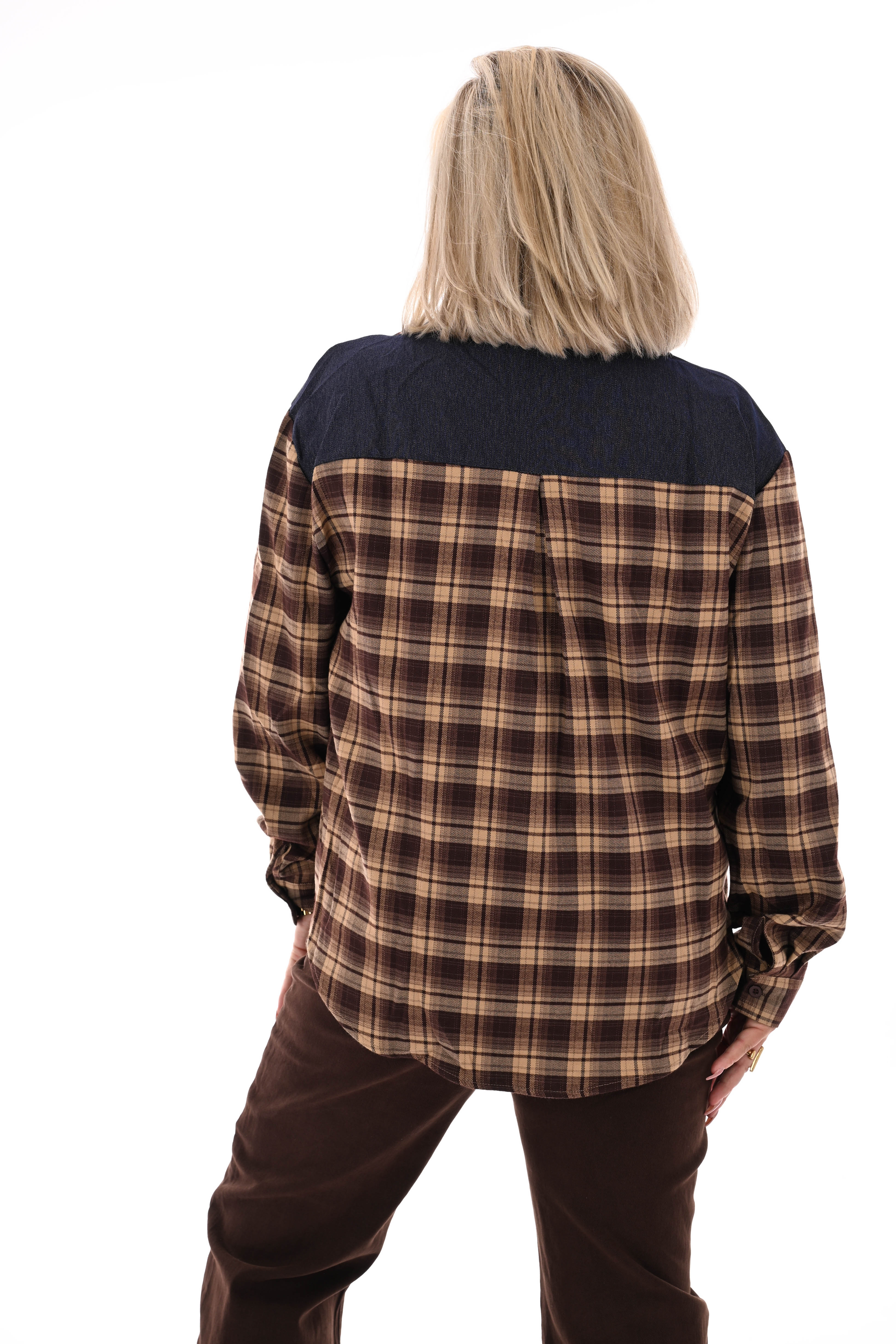 Houthakkers met jeans blouse bruin