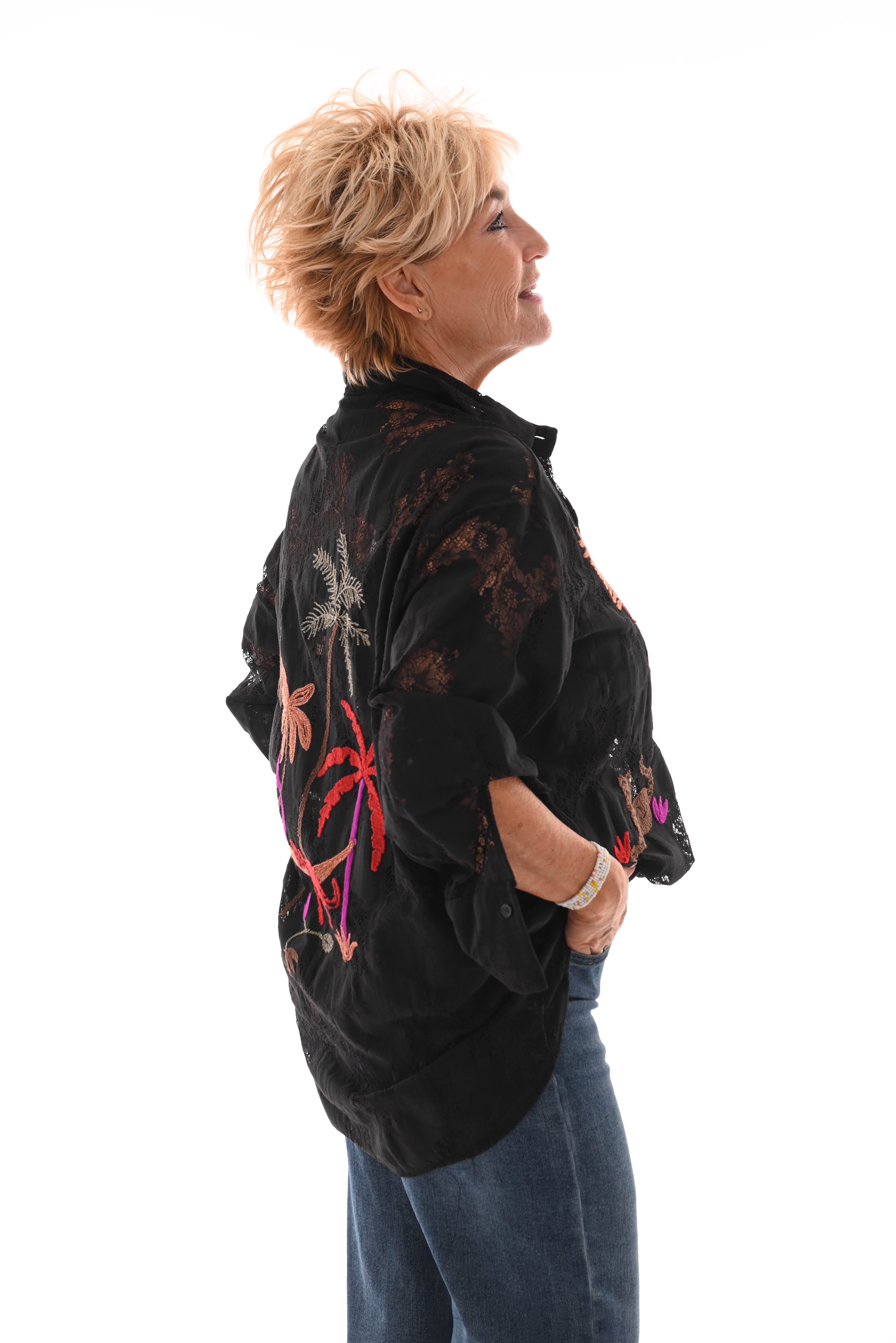 Blouse kant met applicaties zwart