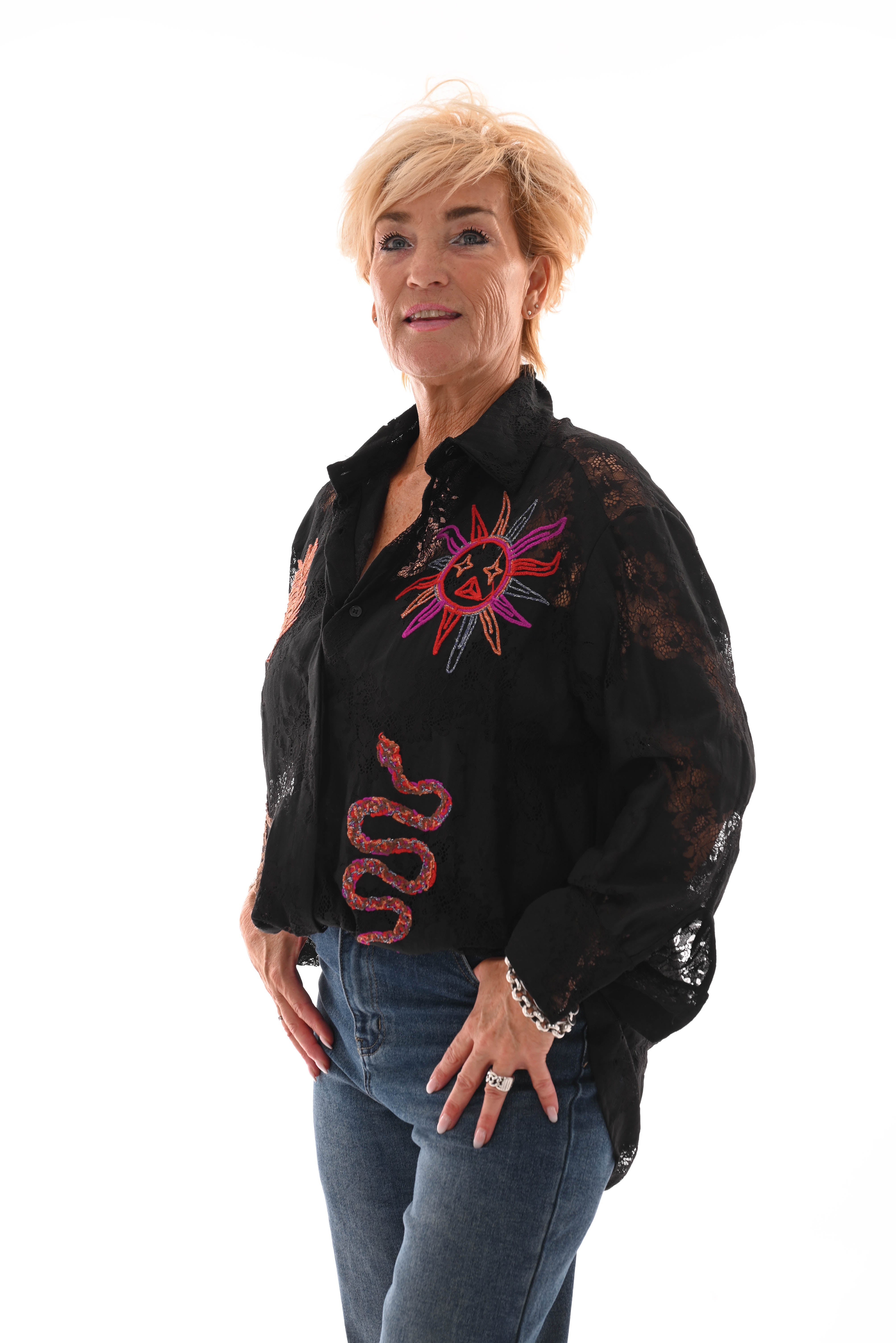 Blouse kant met applicaties zwart